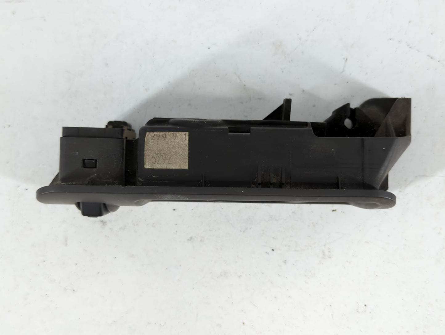 2010 Ford Mustang Passenger Side Front Inside Door Handle Oem Black - Oemusedautoparts1.com