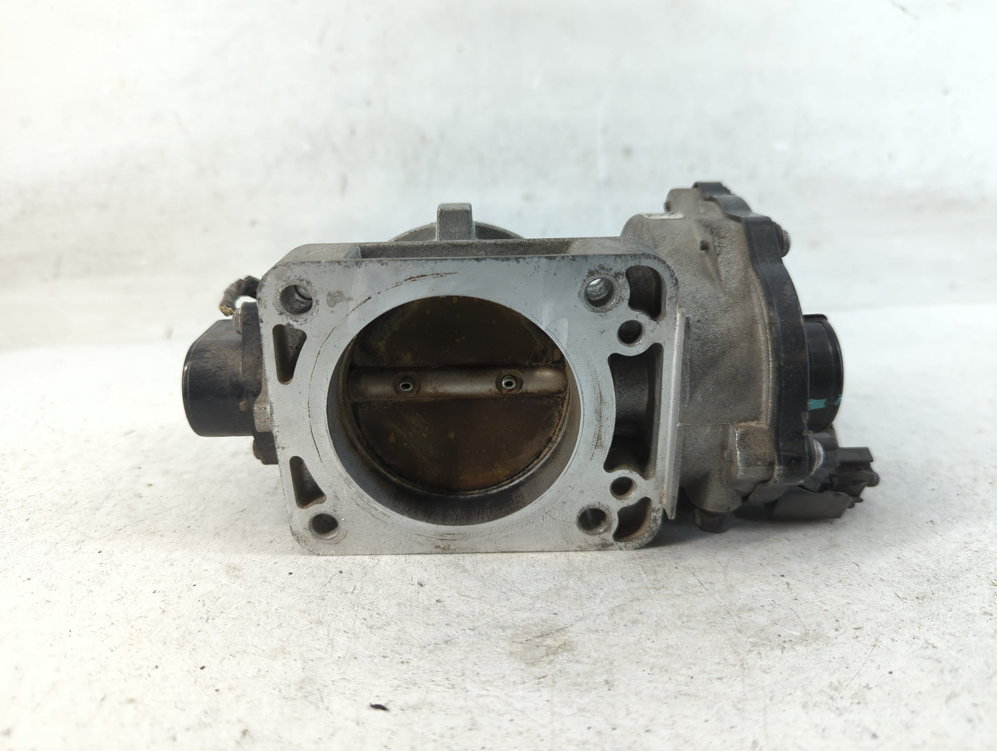2006-2010 Ford Mustang Throttle Body P/N:9W7E-AA 060408 2 EE01A Fits OEM Used Auto Parts - Oemusedautoparts1.com