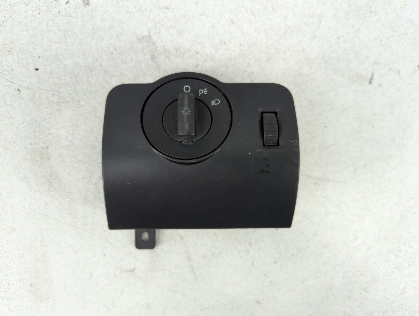 2010 Ford Mustang Headlight Lamp Control Switch - Oemusedautoparts1.com