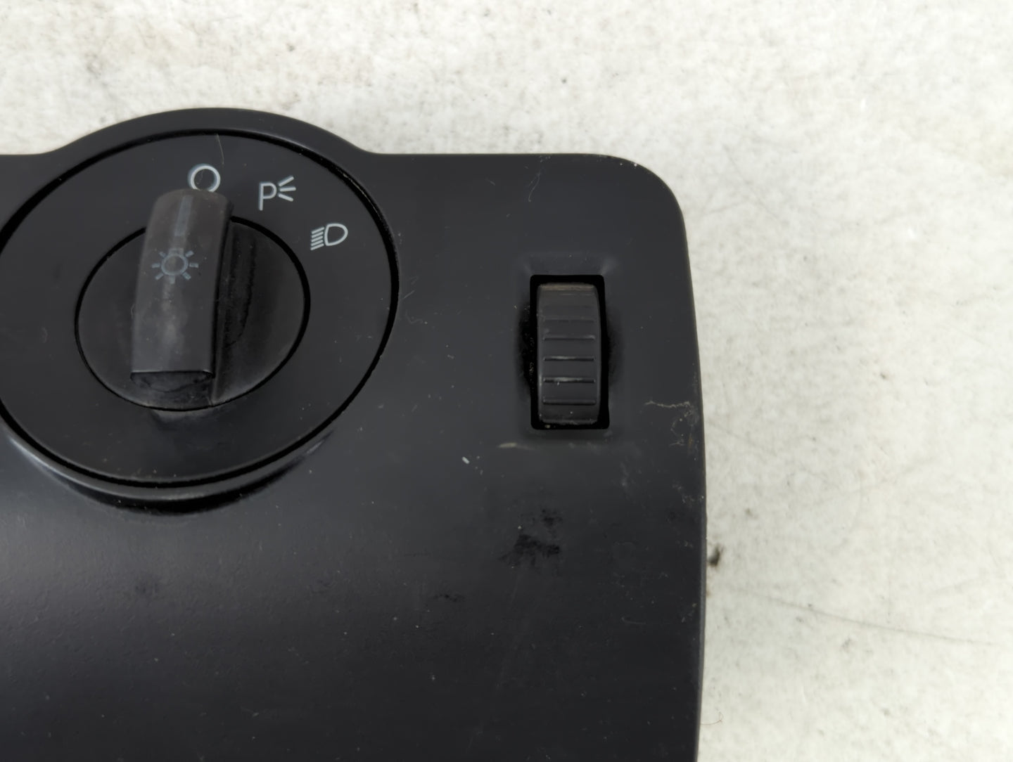 2010 Ford Mustang Headlight Lamp Control Switch - Oemusedautoparts1.com