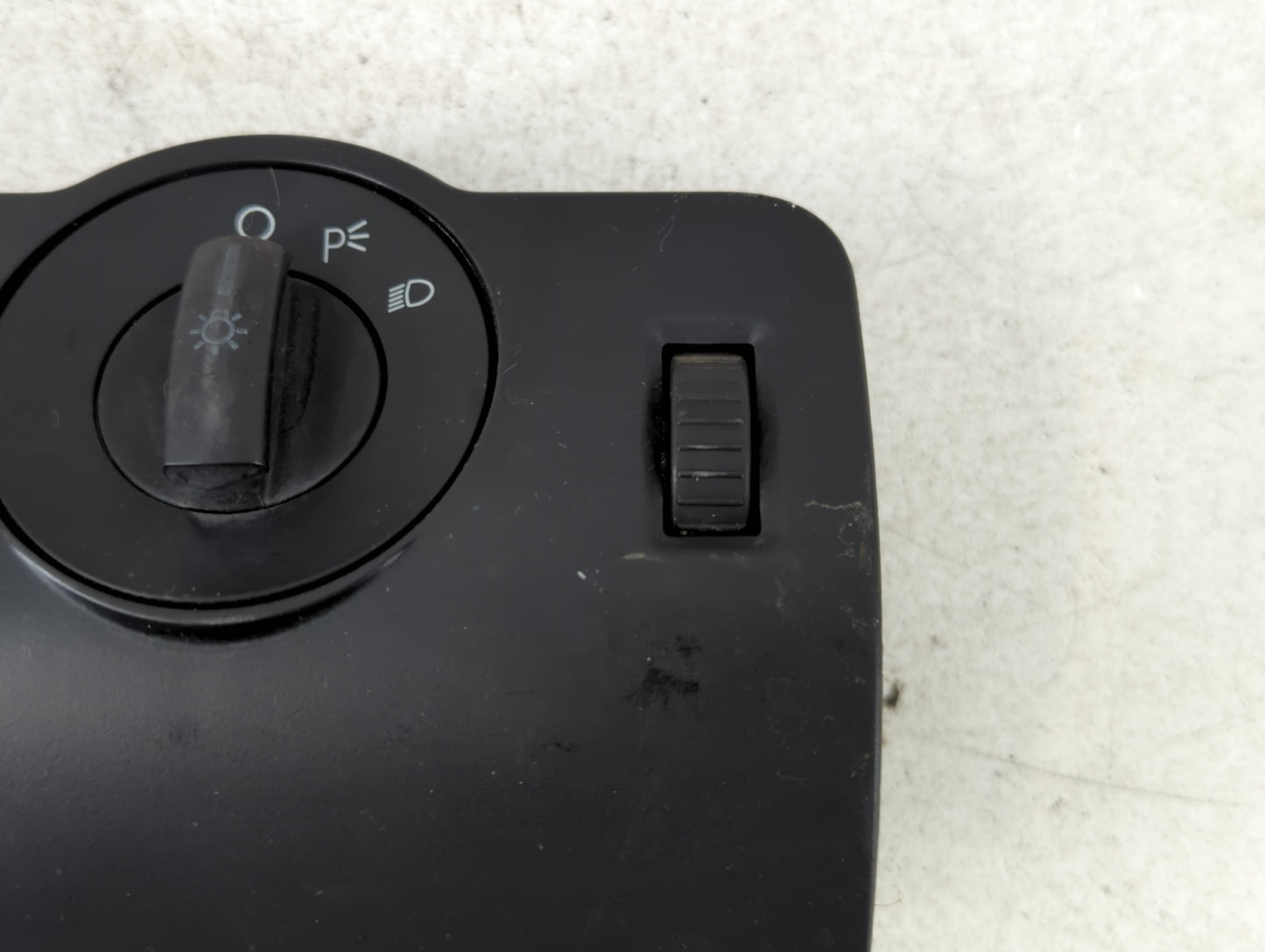 2010 Ford Mustang Headlight Lamp Control Switch - Oemusedautoparts1.com