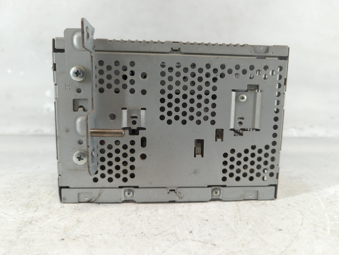 2010 Ford Mustang Radio AM FM Cd Player Receiver Replacement P/N:AR3T-19C107-BB Fits OEM Used Auto Parts - Oemusedautoparts1
