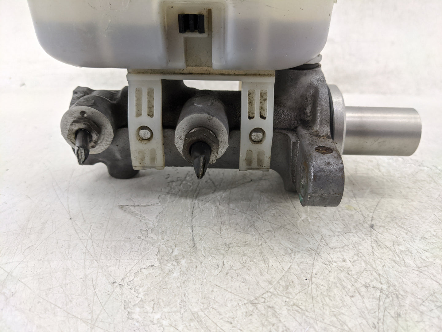 2010-2011 Ford Ranger Brake Master Cylinder - Oemusedautoparts1.com