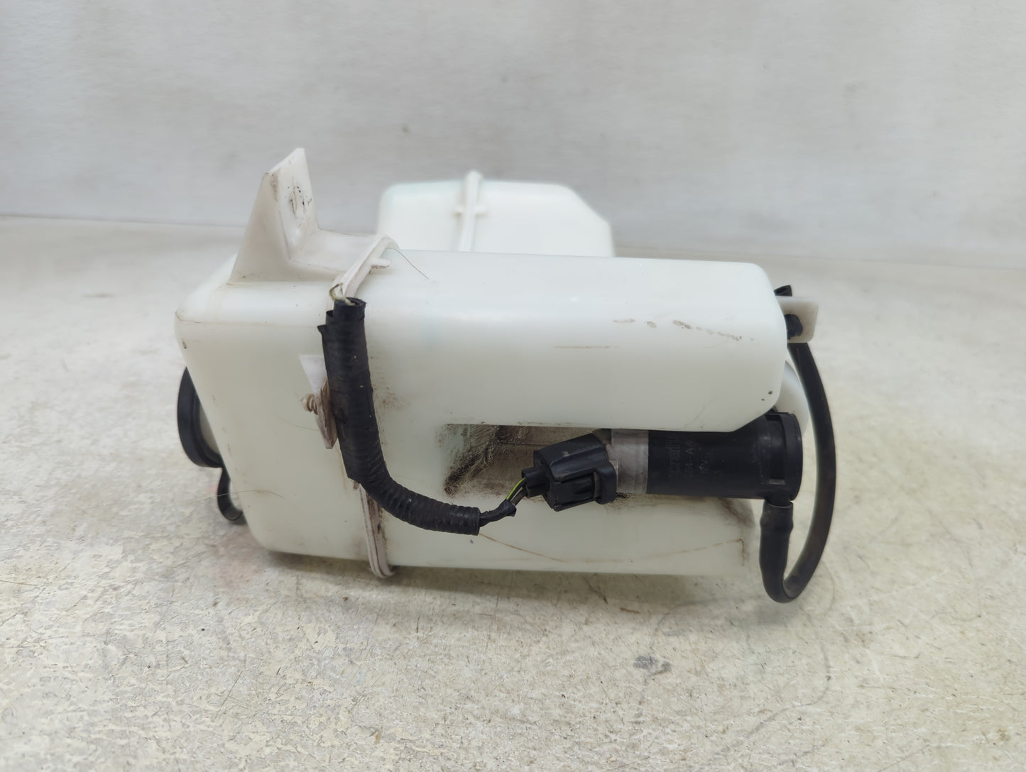 2001-2011 Ford Ranger Windshield Washer Fluid Reservoir Bottle Oem - Oemusedautoparts1.com