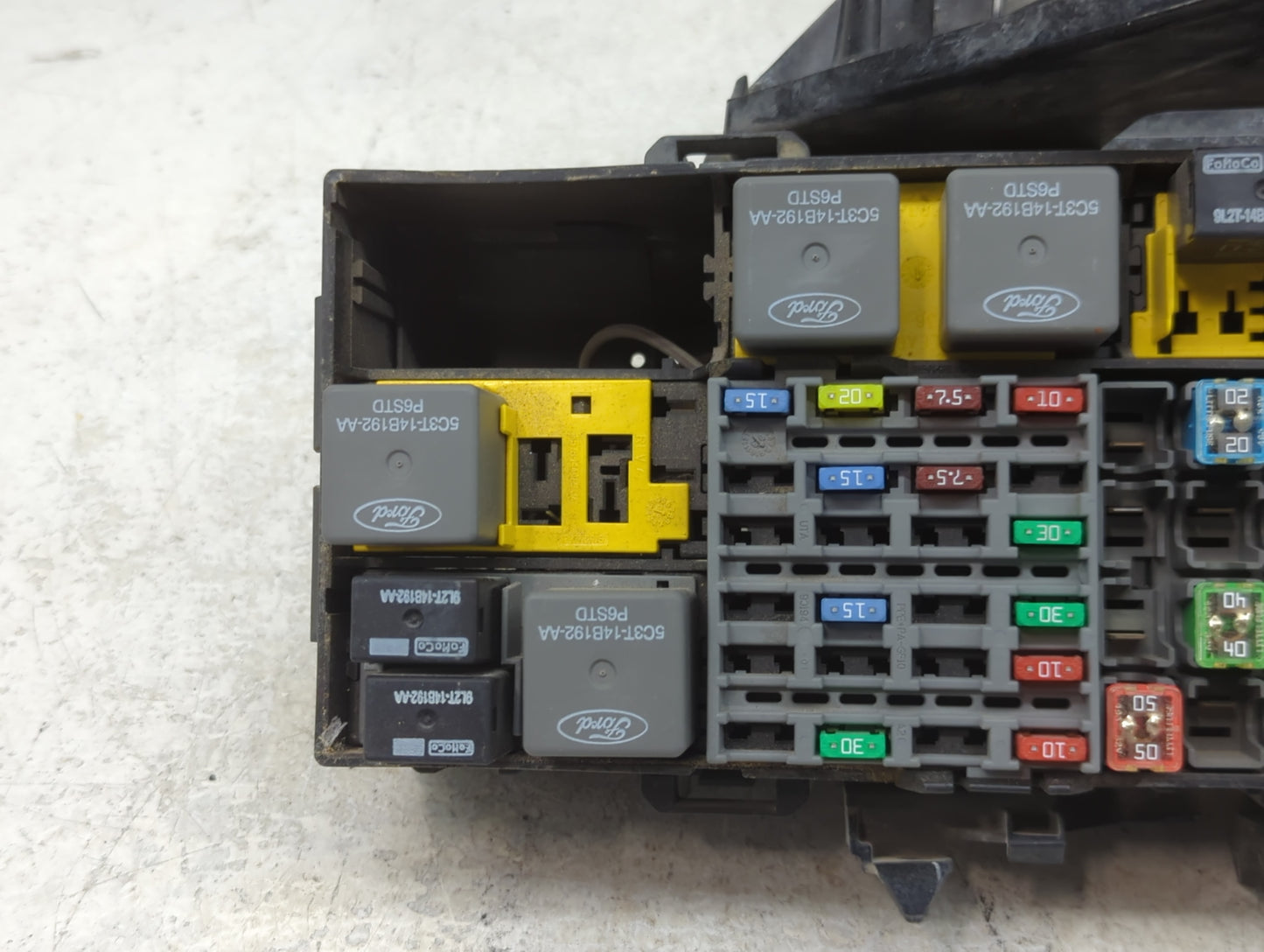 2007-2011 Ford Ranger Fusebox Fuse Box Panel Relay Module P/N:2L5T-14A075-AA Fits Fits 2007 2008 2009 2010 2011 OEM Used Aut