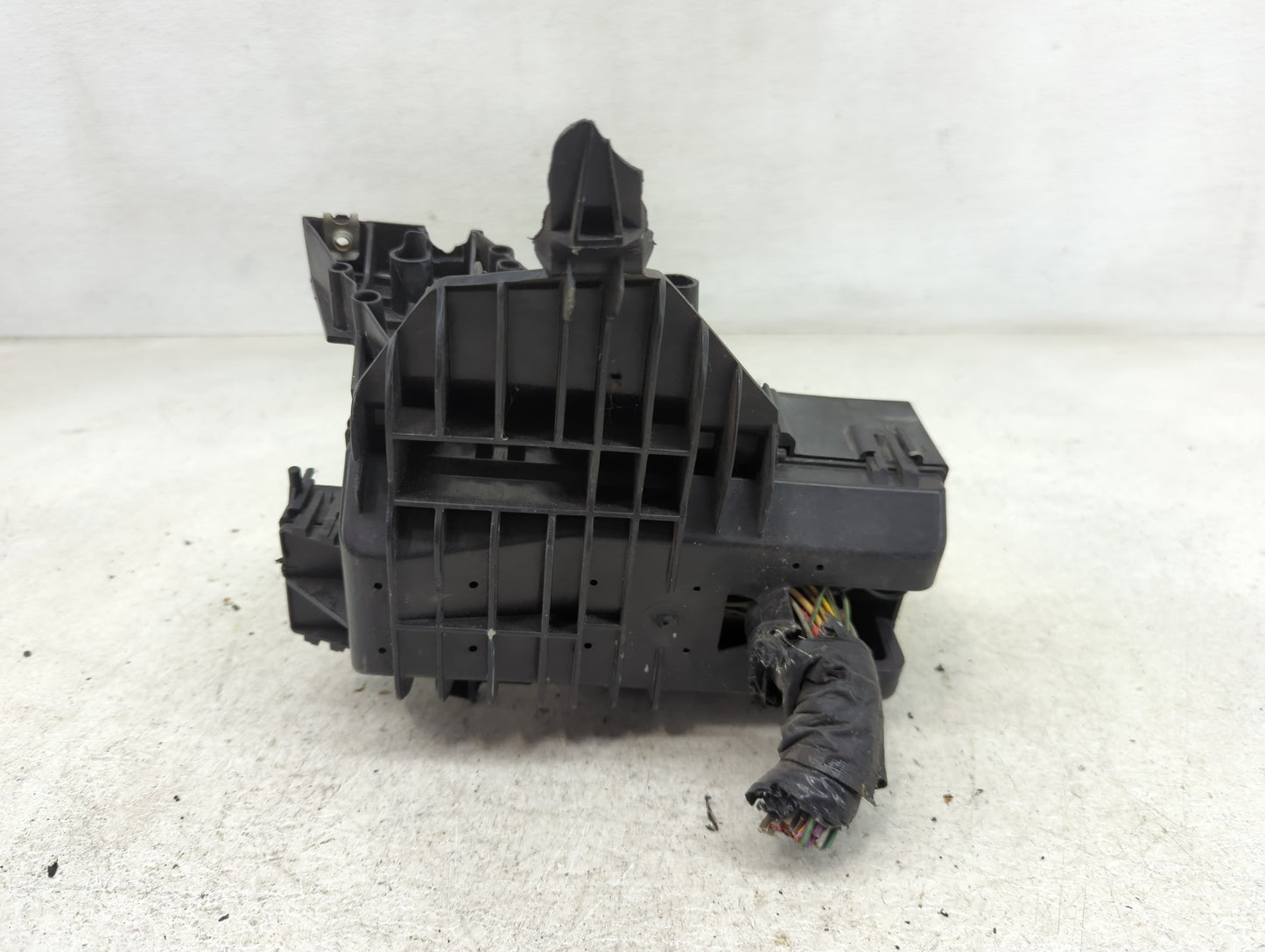 2007-2011 Ford Ranger Fusebox Fuse Box Panel Relay Module P/N:2L5T-14A075-AA Fits Fits 2007 2008 2009 2010 2011 OEM Used Aut