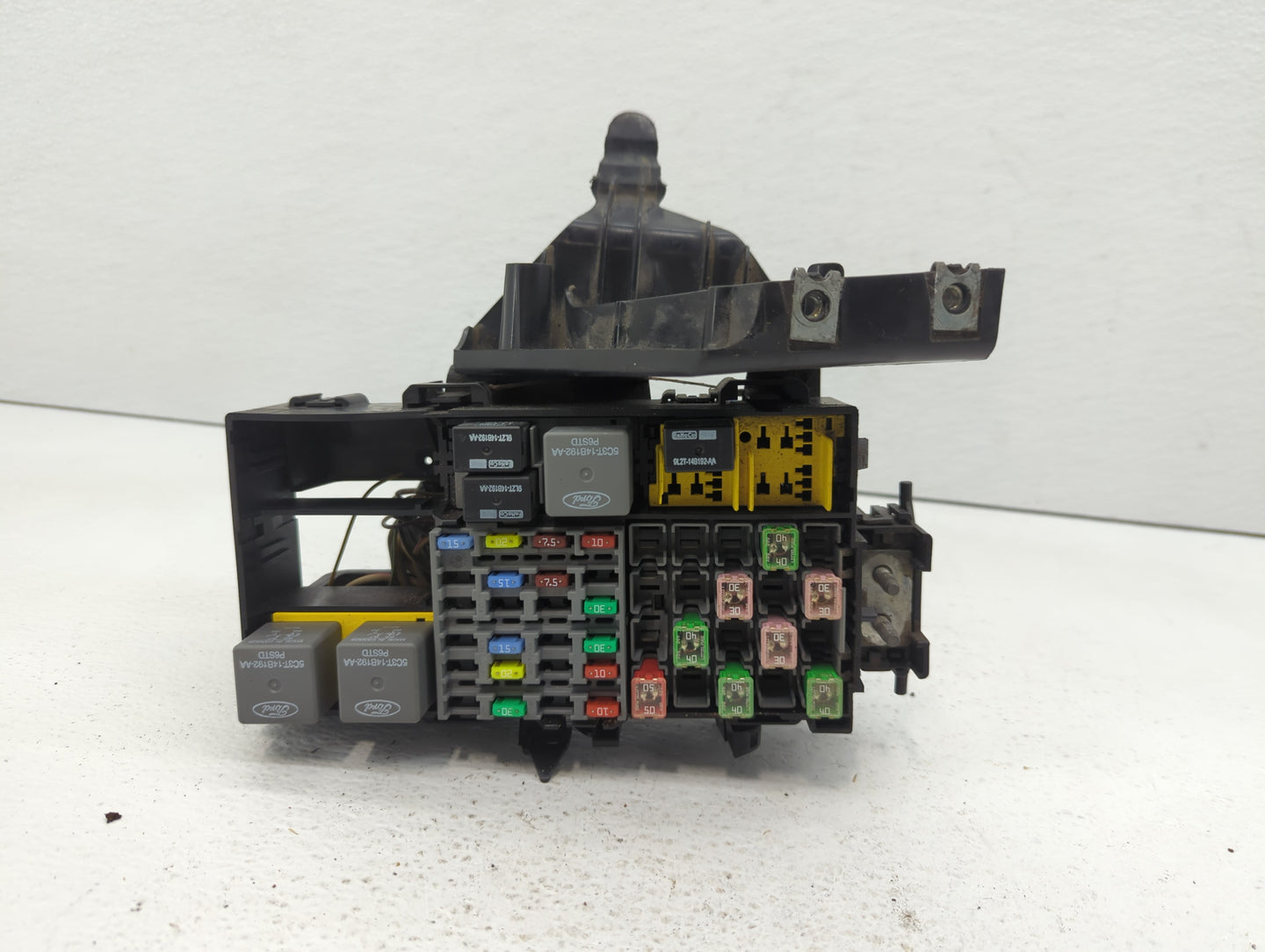 2007-2011 Ford Ranger Fusebox Fuse Box Panel Relay Module P/N:2L5T-14A075-AA 7L5T-14A254-AA Fits Fits 2007 2008 2009 2010 20