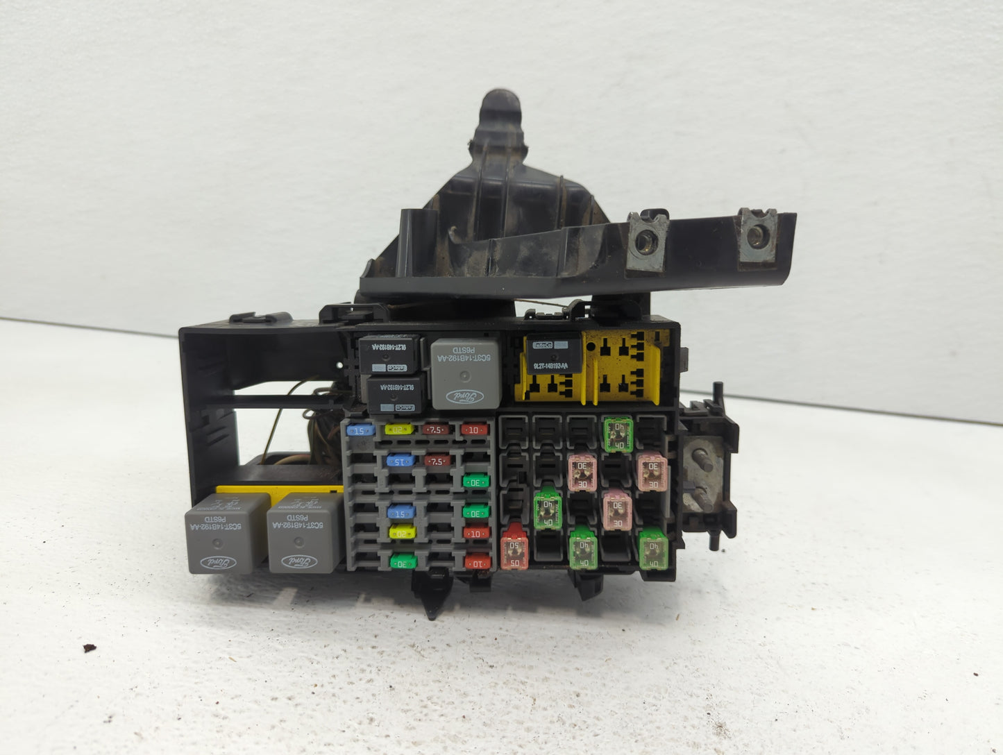 2007-2011 Ford Ranger Fusebox Fuse Box Panel Relay Module P/N:2L5T-14A075-AA 7L5T-14A254-AA Fits Fits 2007 2008 2009 2010 20