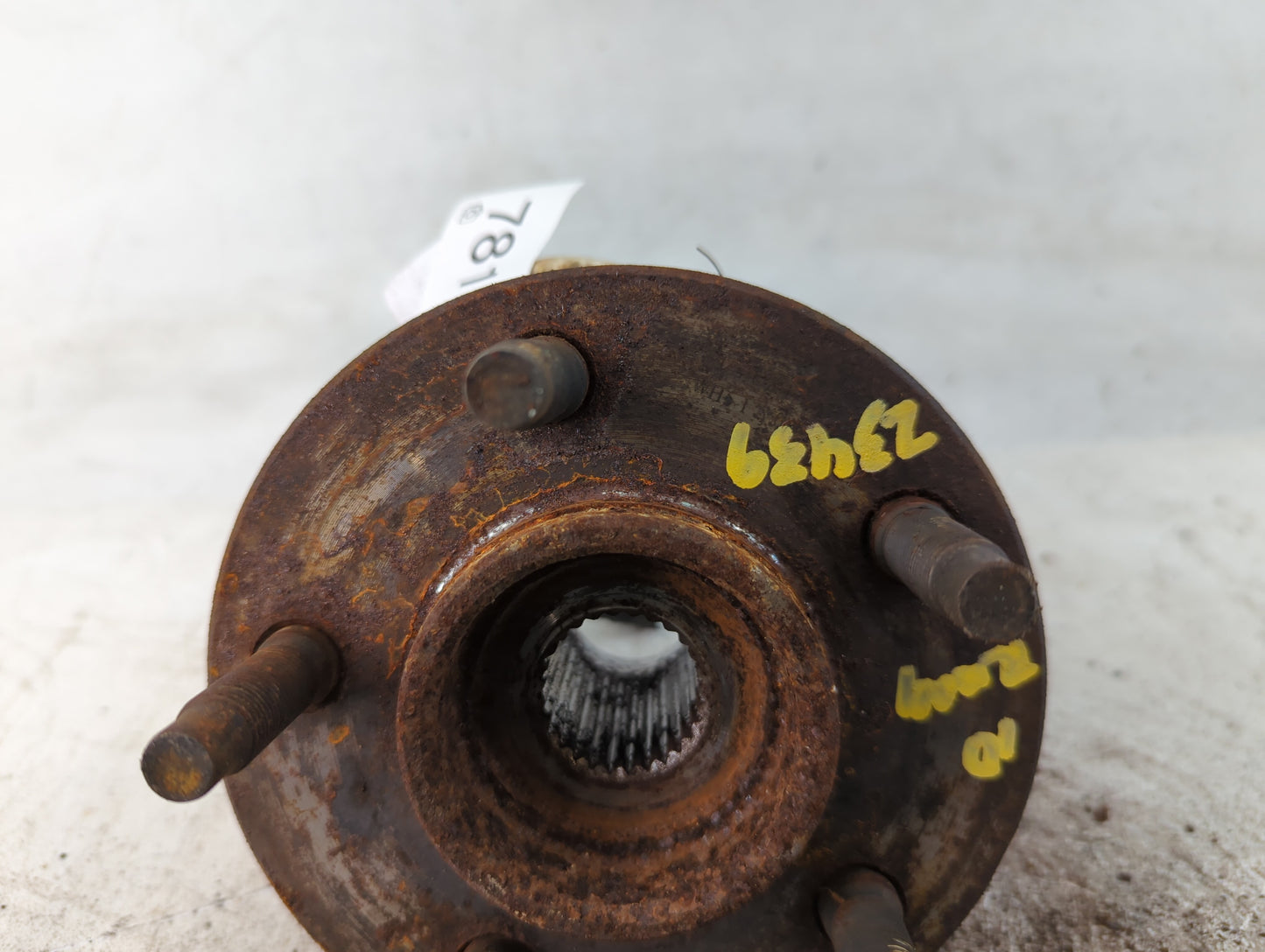 2010-2011 Ford Ranger Driver Front Wheel Hub Oem - Oemusedautoparts1.com