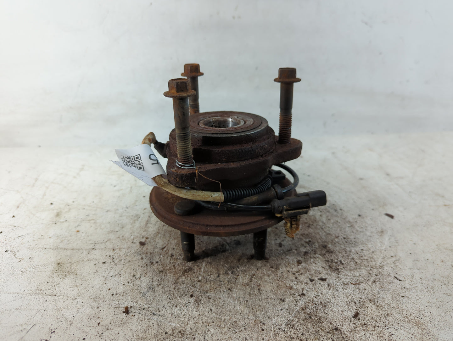 2010-2011 Ford Ranger Driver Front Wheel Hub Oem - Oemusedautoparts1.com