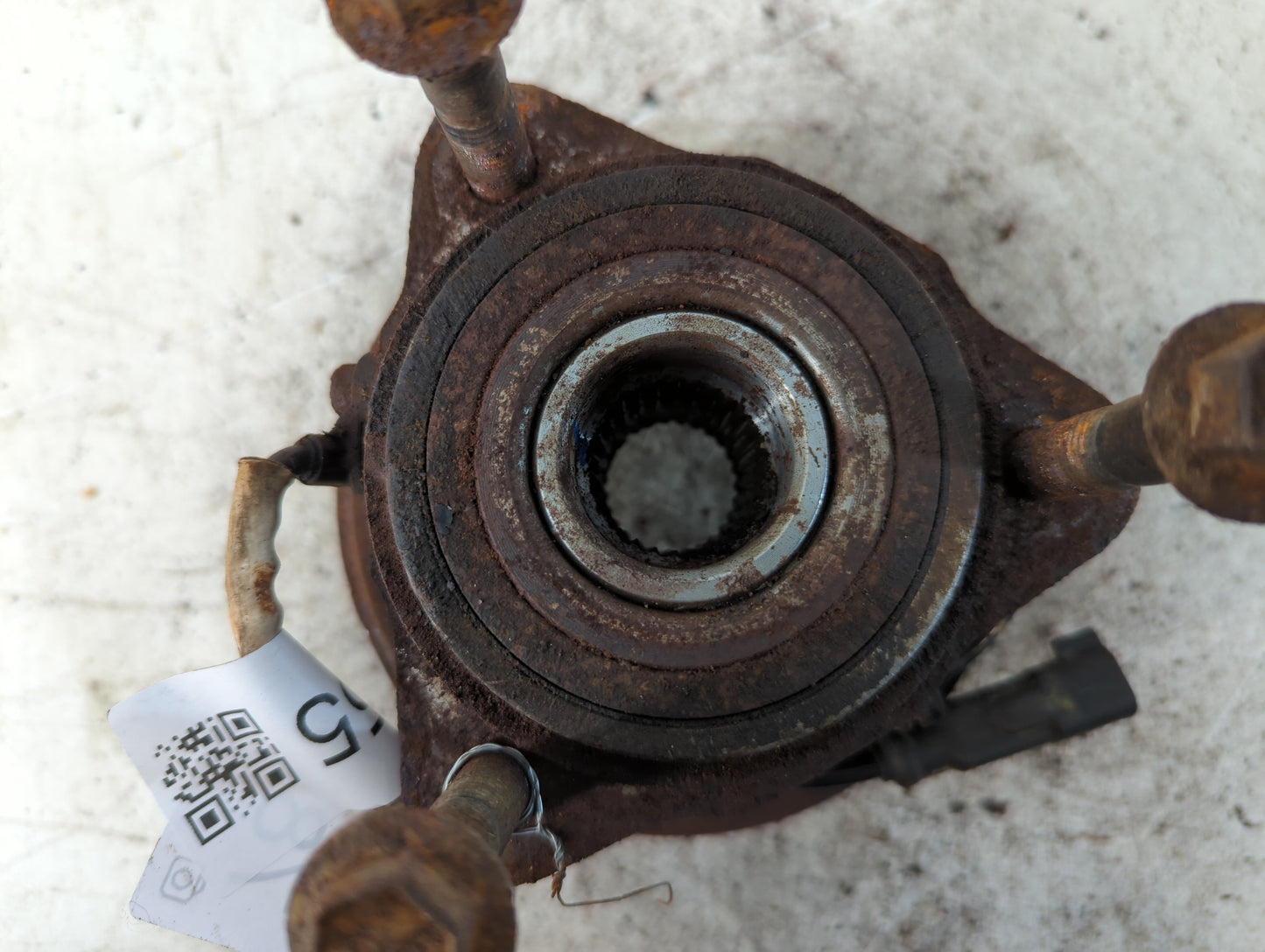 2010-2011 Ford Ranger Driver Front Wheel Hub Oem - Oemusedautoparts1.com