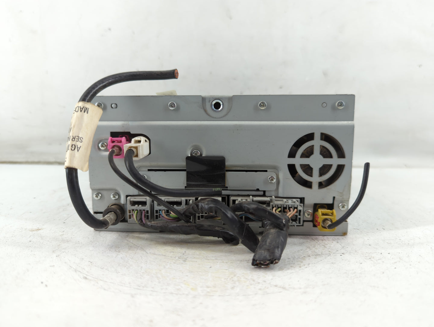 2010-2011 Ford Taurus Radio AM FM Cd Player Receiver Replacement Fits Fits 2010 2011 OEM Used Auto Parts - Oemusedautoparts1