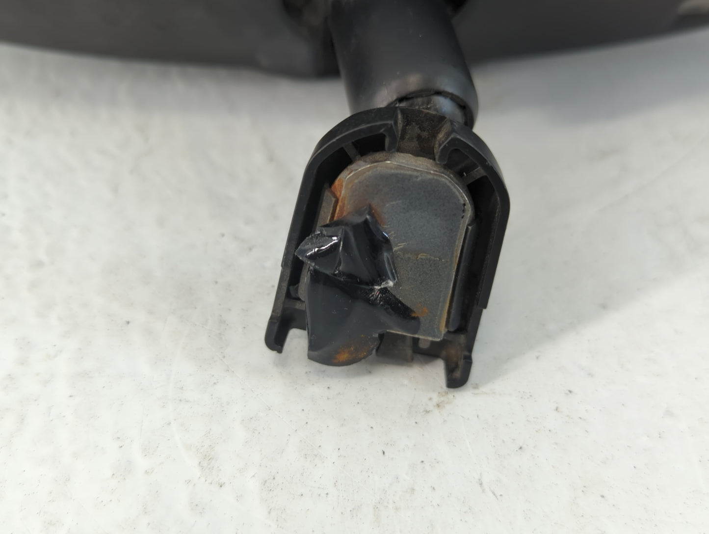 2000-2019 Ford Taurus Interior Rear View Mirror Replacement OEM P/N:E11026001 Fits OEM Used Auto Parts - Oemusedautoparts1.c