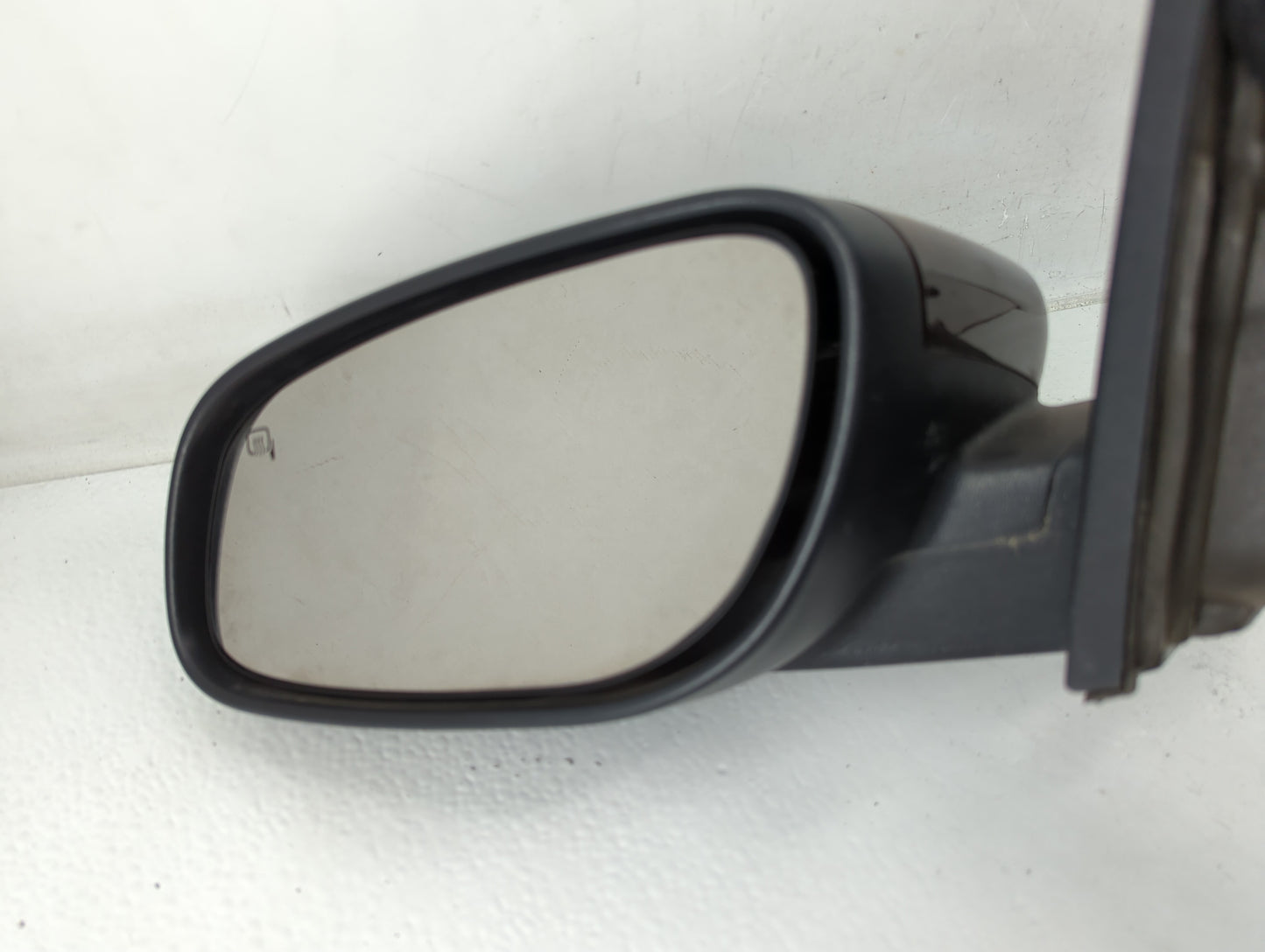 2010-2019 Ford Taurus Driver Side View Mirror - Left Door Mirror OEM Used - Oemusedautoparts1.com