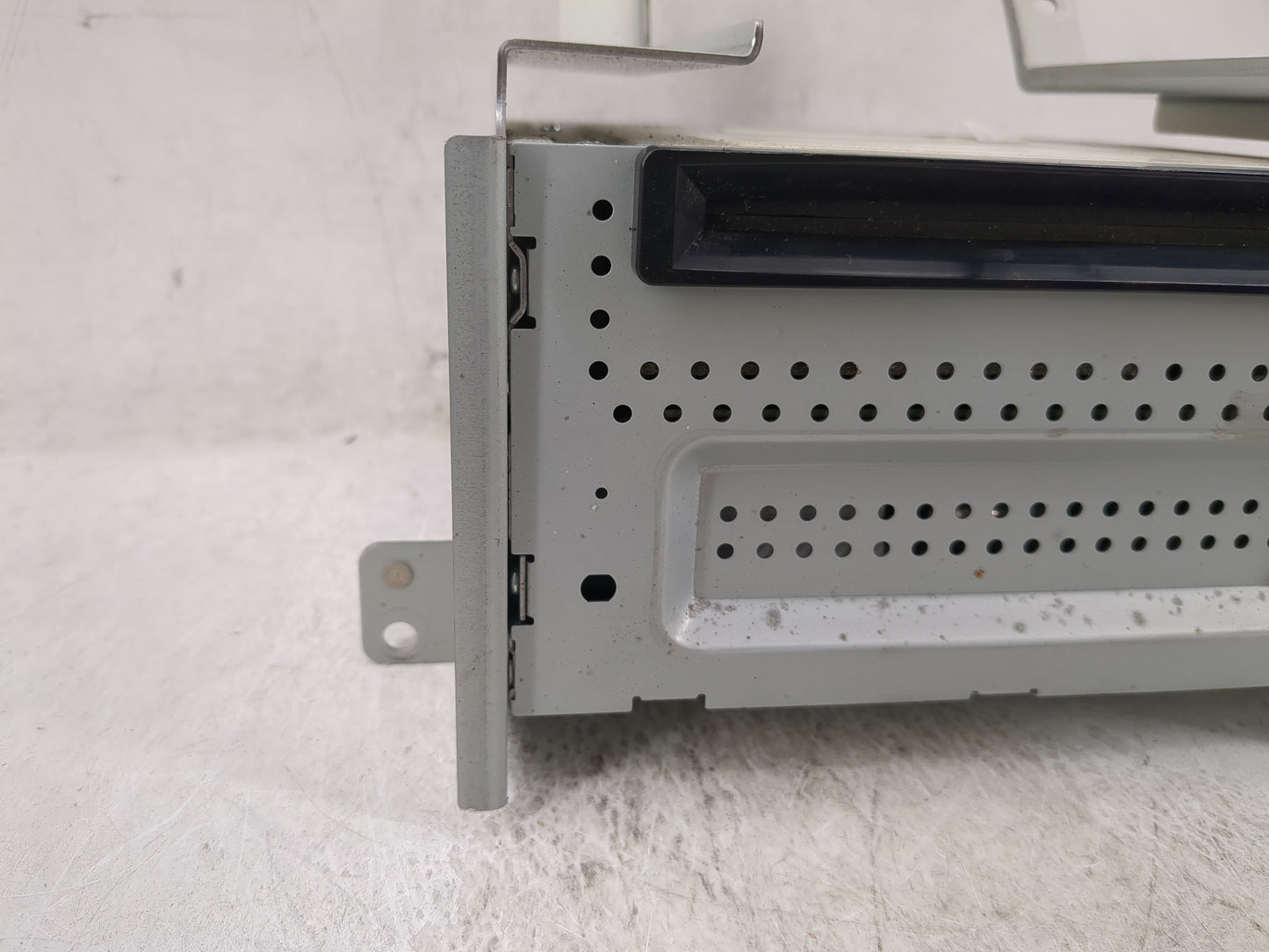 2010 Ford Taurus Radio AM FM Cd Player Receiver Replacement Fits OEM Used Auto Parts - Oemusedautoparts1.com