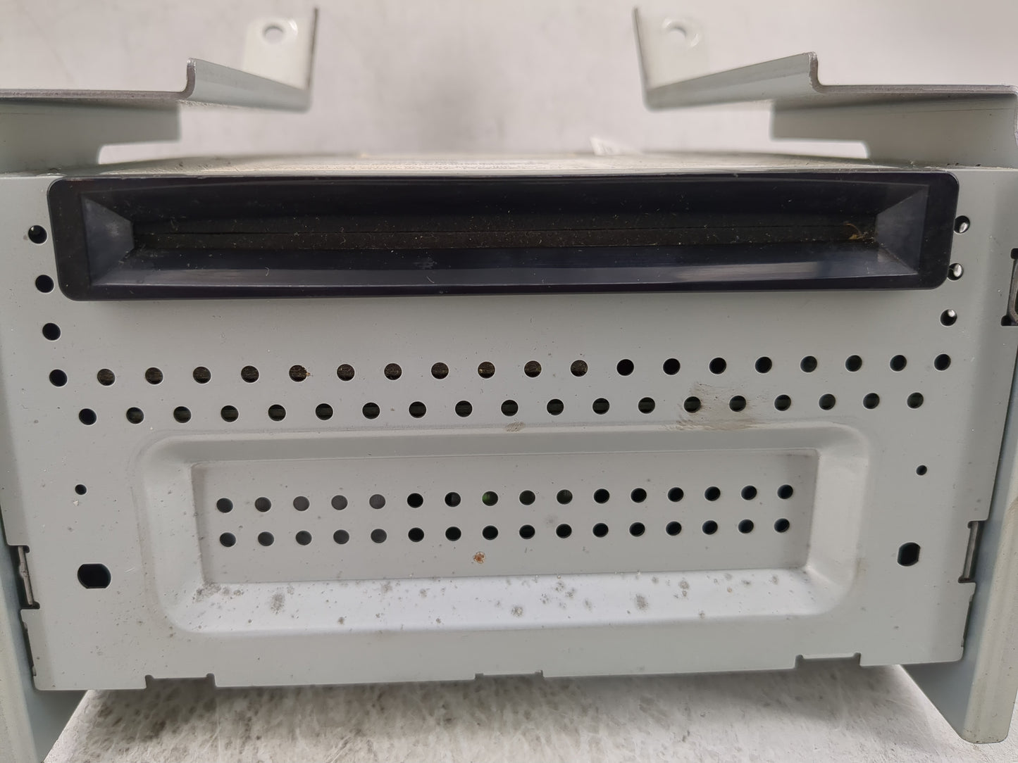 2010 Ford Taurus Radio AM FM Cd Player Receiver Replacement Fits OEM Used Auto Parts - Oemusedautoparts1.com