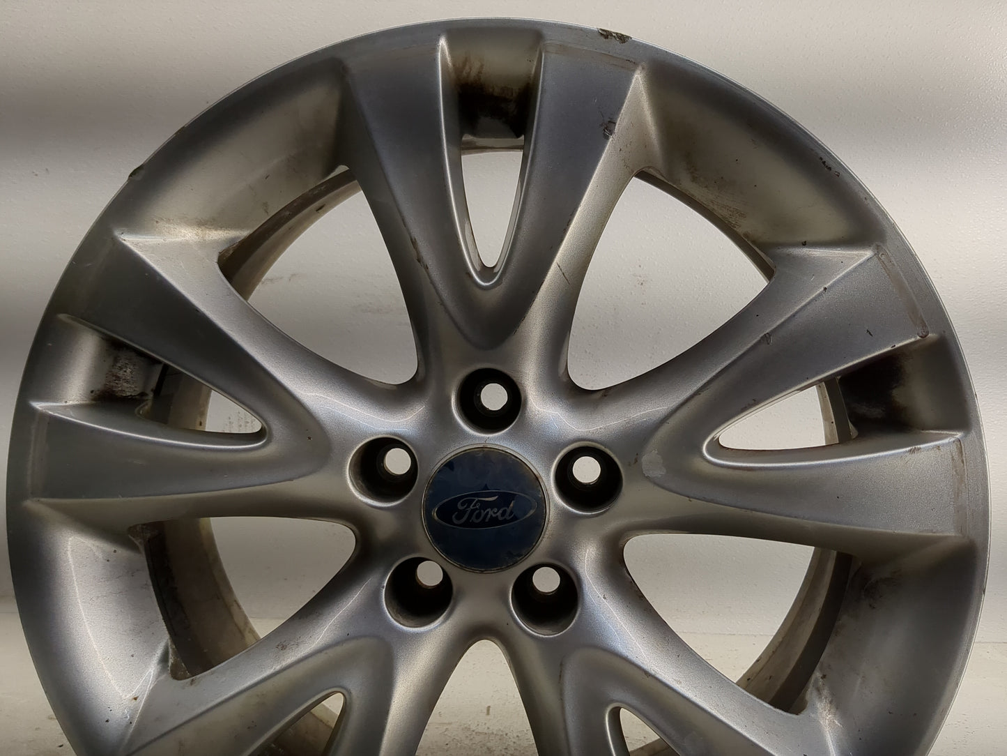 2010-2012 Ford Taurus Oem Wheel Rim - Oemusedautoparts1.com
