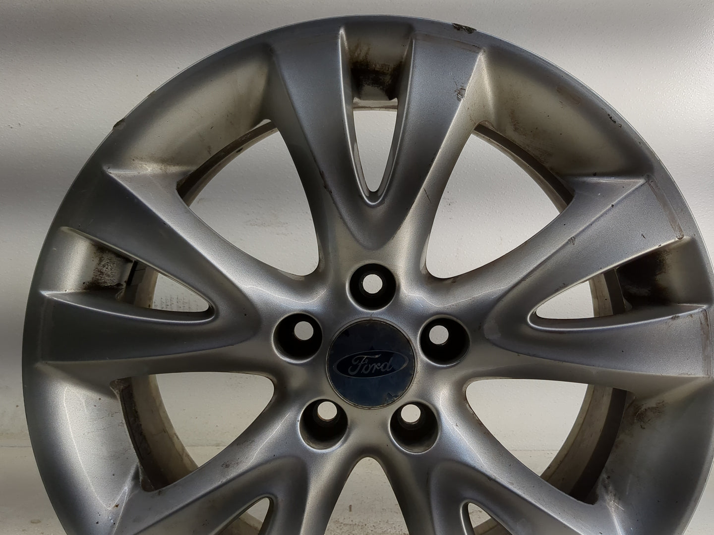 2010-2012 Ford Taurus Oem Wheel Rim - Oemusedautoparts1.com
