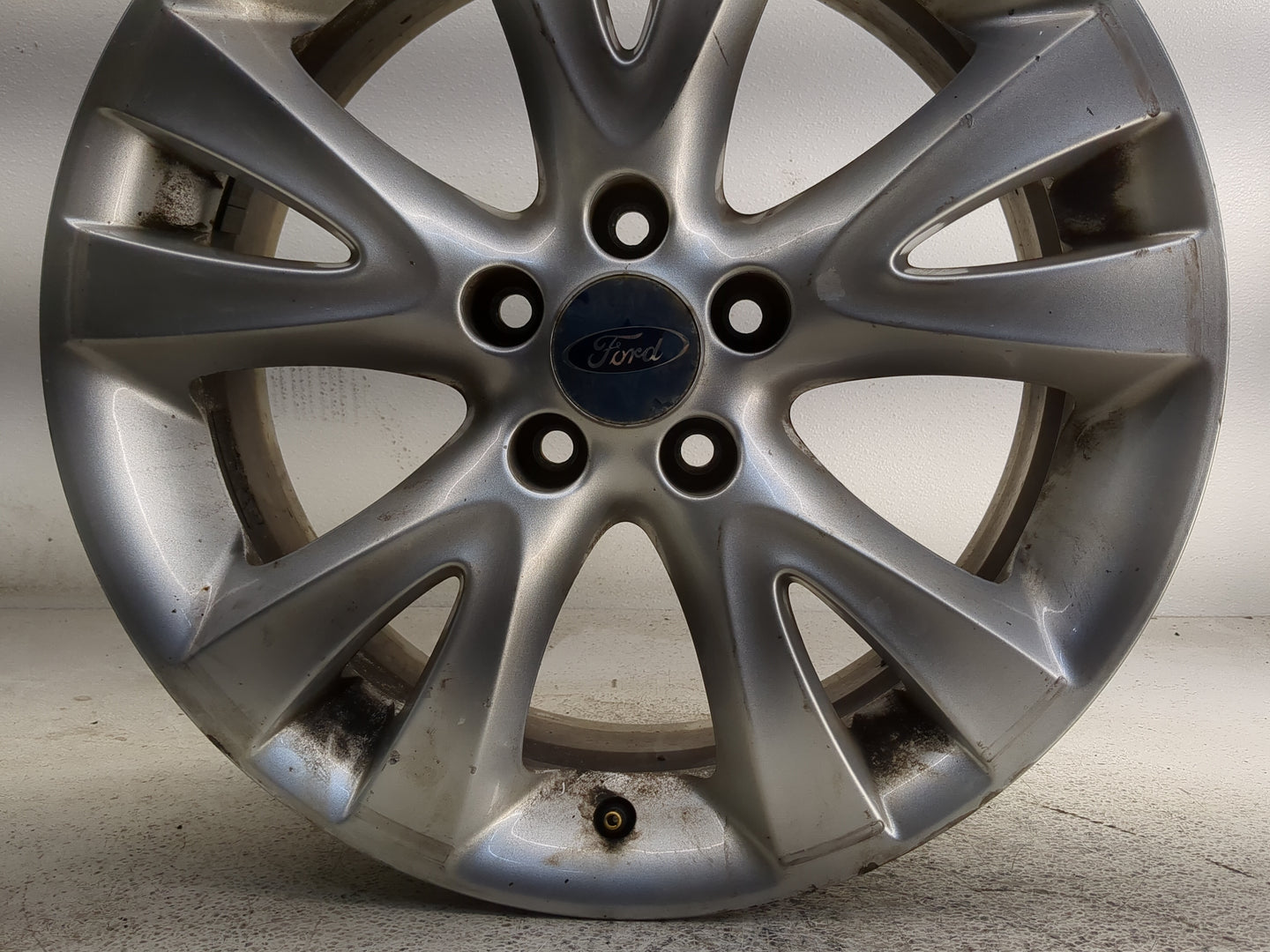 2010-2012 Ford Taurus Oem Wheel Rim - Oemusedautoparts1.com