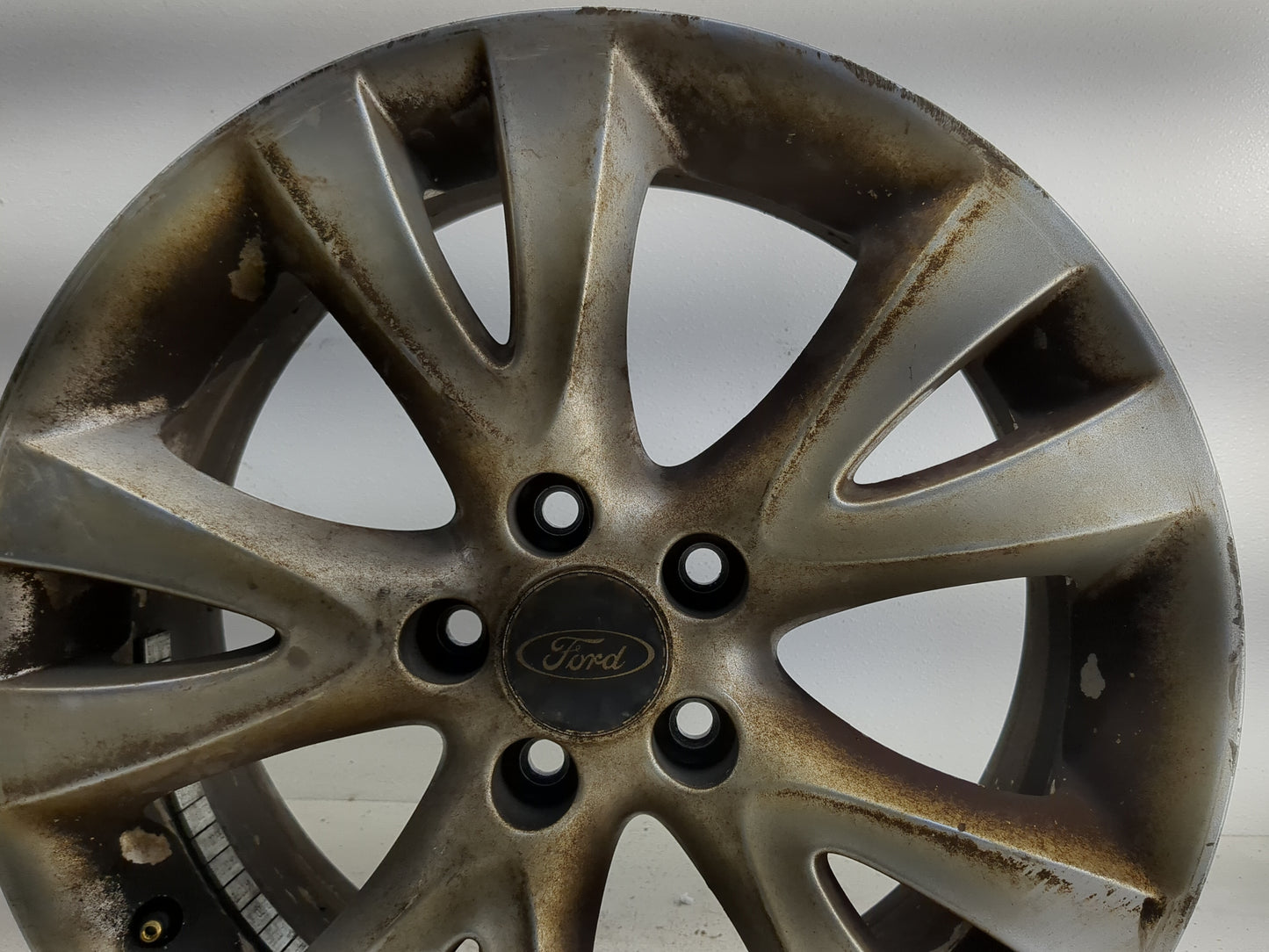 2010-2012 Ford Taurus Oem Wheel Rim 1351833 - Oemusedautoparts1.com