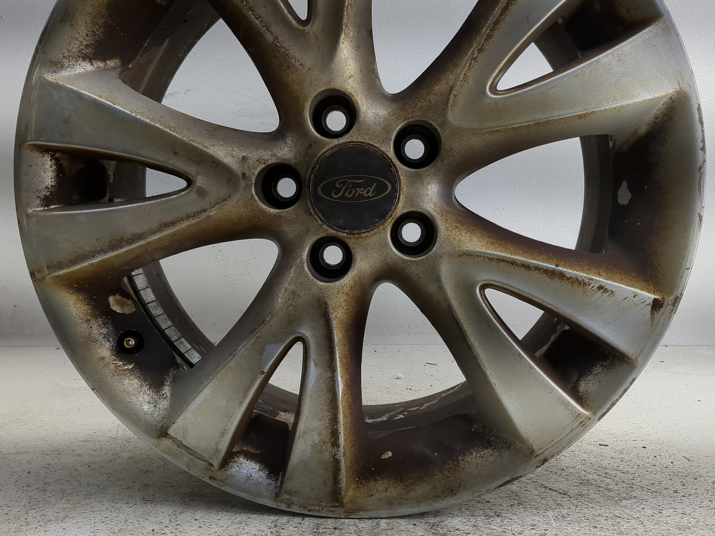 2010-2012 Ford Taurus Oem Wheel Rim 1351833 - Oemusedautoparts1.com
