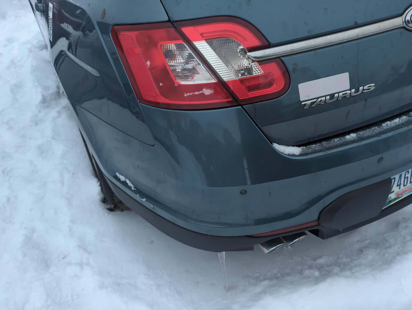 2010-2012 Ford Taurus Rear Bumper Assembly Oem 1352828 - Oemusedautoparts1.com