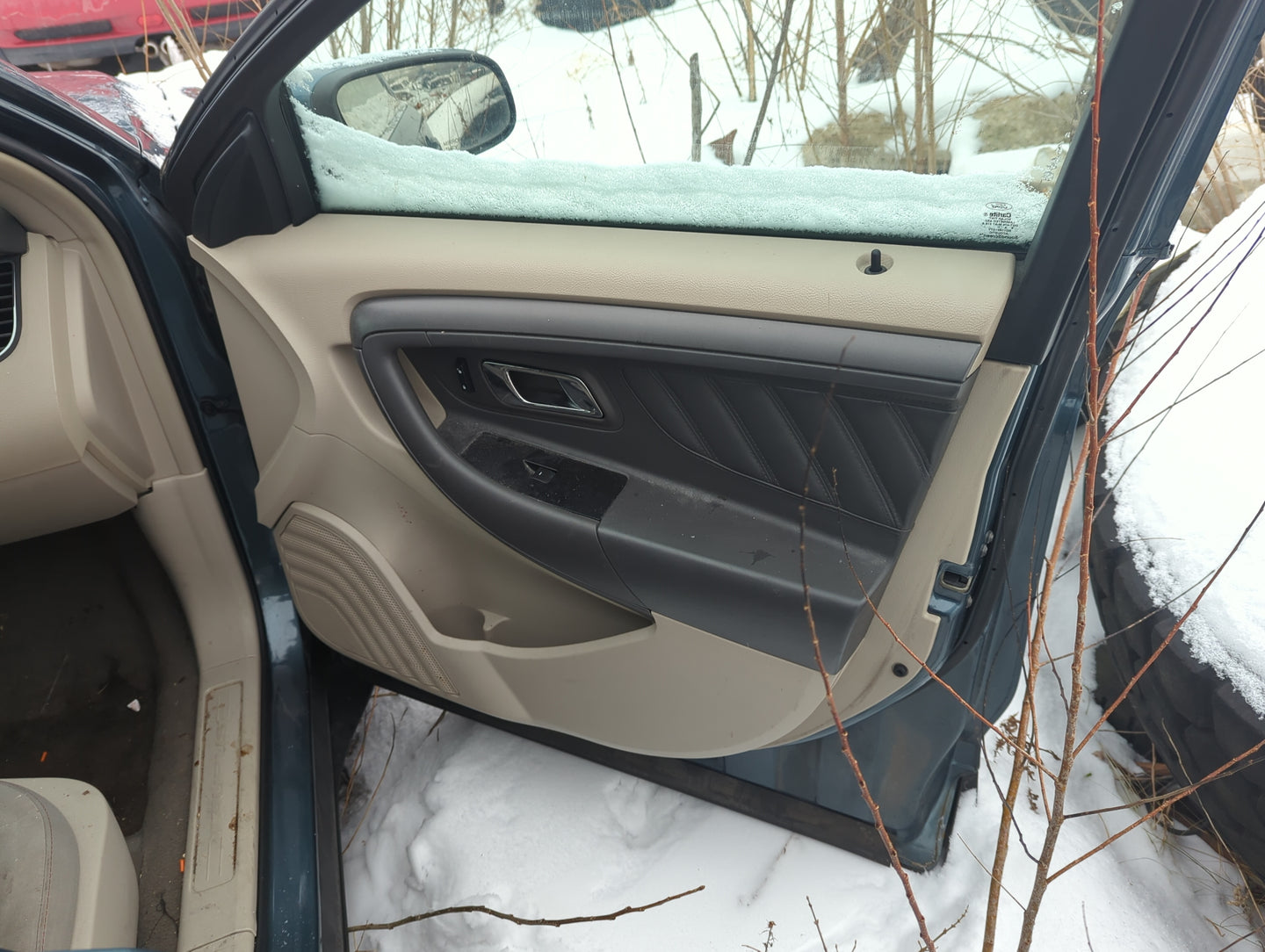 2010 Ford Taurus Front Right Passenger Interior Door Panel Trim - Oemusedautoparts1.com