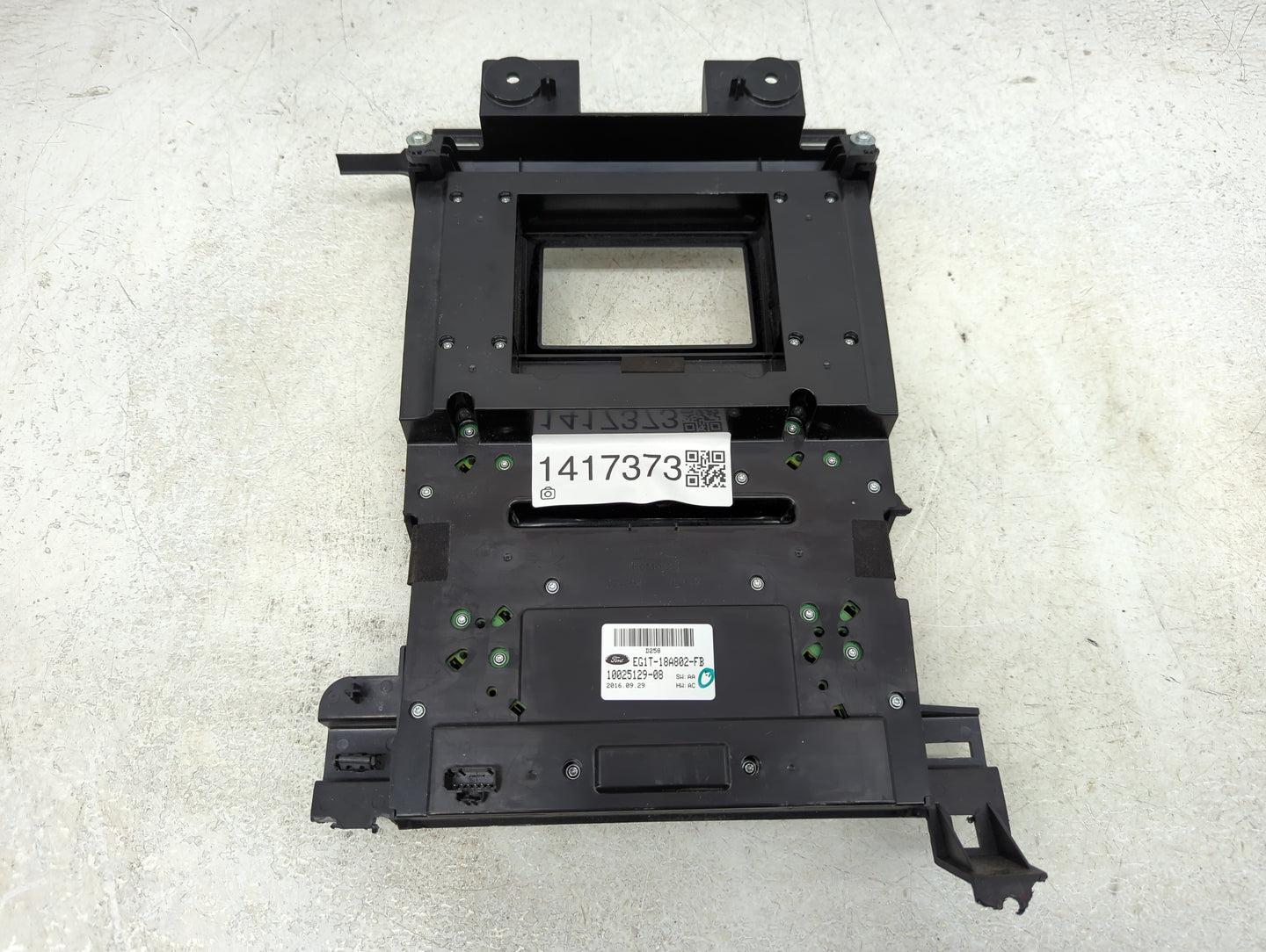 2010-2012 Ford Taurus Radio AM FM Cd Player Receiver Replacement P/N:EG1T-18A802-FB Fits Fits 2010 2011 2012 OEM Used Auto P