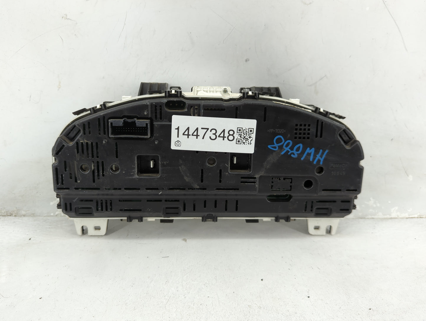 2010 Ford Taurus Instrument Cluster Speedometer Gauges P/N:AG1T-10849-GG MX157550-0946, AG1T-10849-AA Miles: Fits OEM Used A