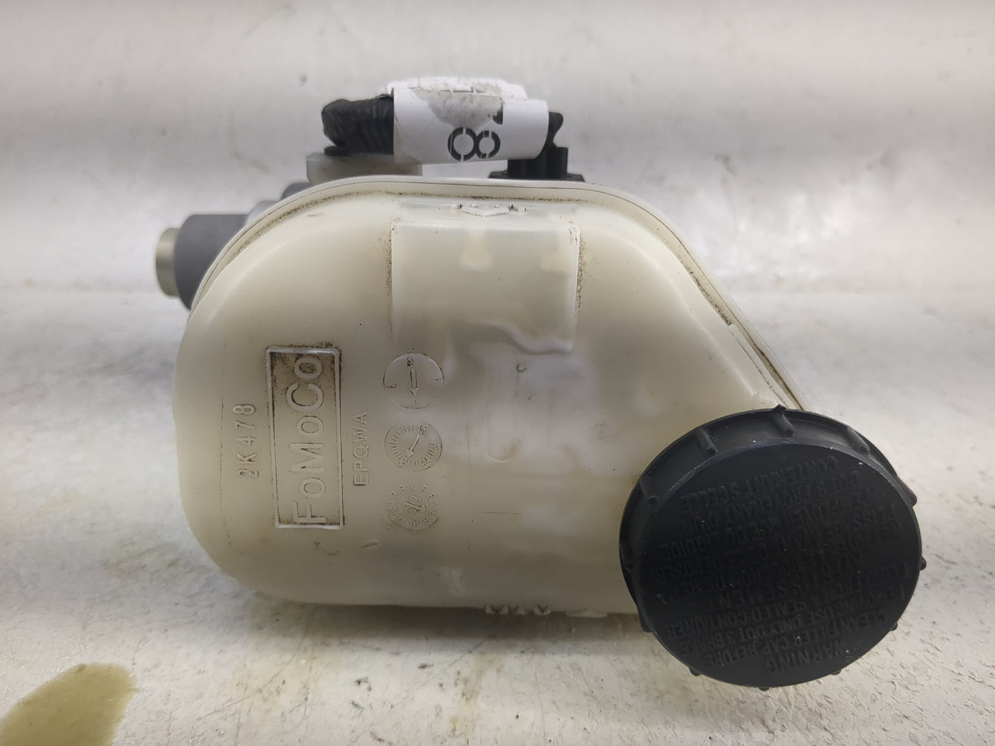 2010-2012 Ford Taurus Brake Master Cylinder 1497872 - Oemusedautoparts1.com