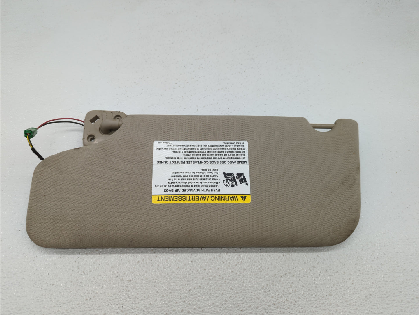 2010-2011 Ford Taurus Sun Visor Shade Replacement Passenger Right Mirror Fits Fits 2010 2011 OEM Used Auto Parts - Oemusedau