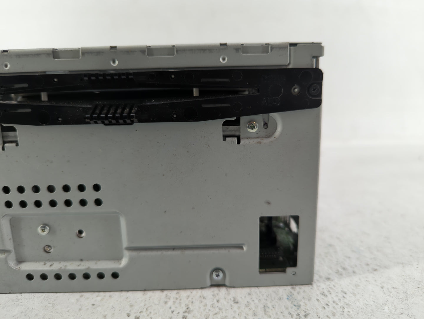 2010-2010 Ford Taurus Am Fm Cd Player Radio Receiver - Oemusedautoparts1.com