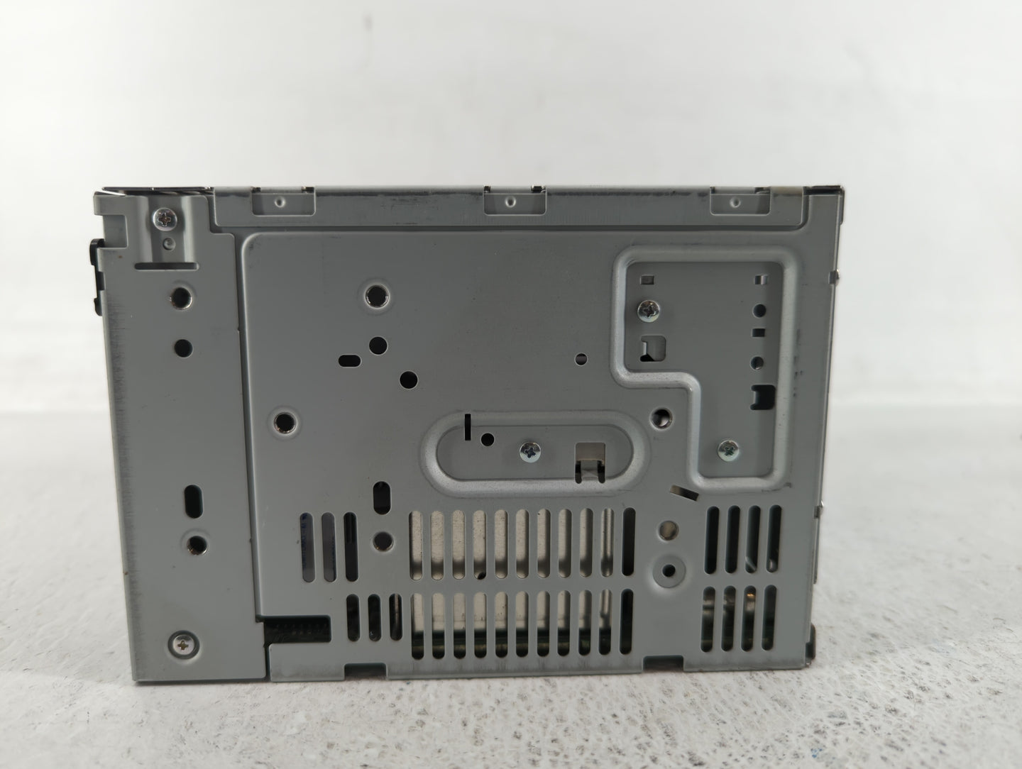 2010-2010 Ford Taurus Am Fm Cd Player Radio Receiver - Oemusedautoparts1.com