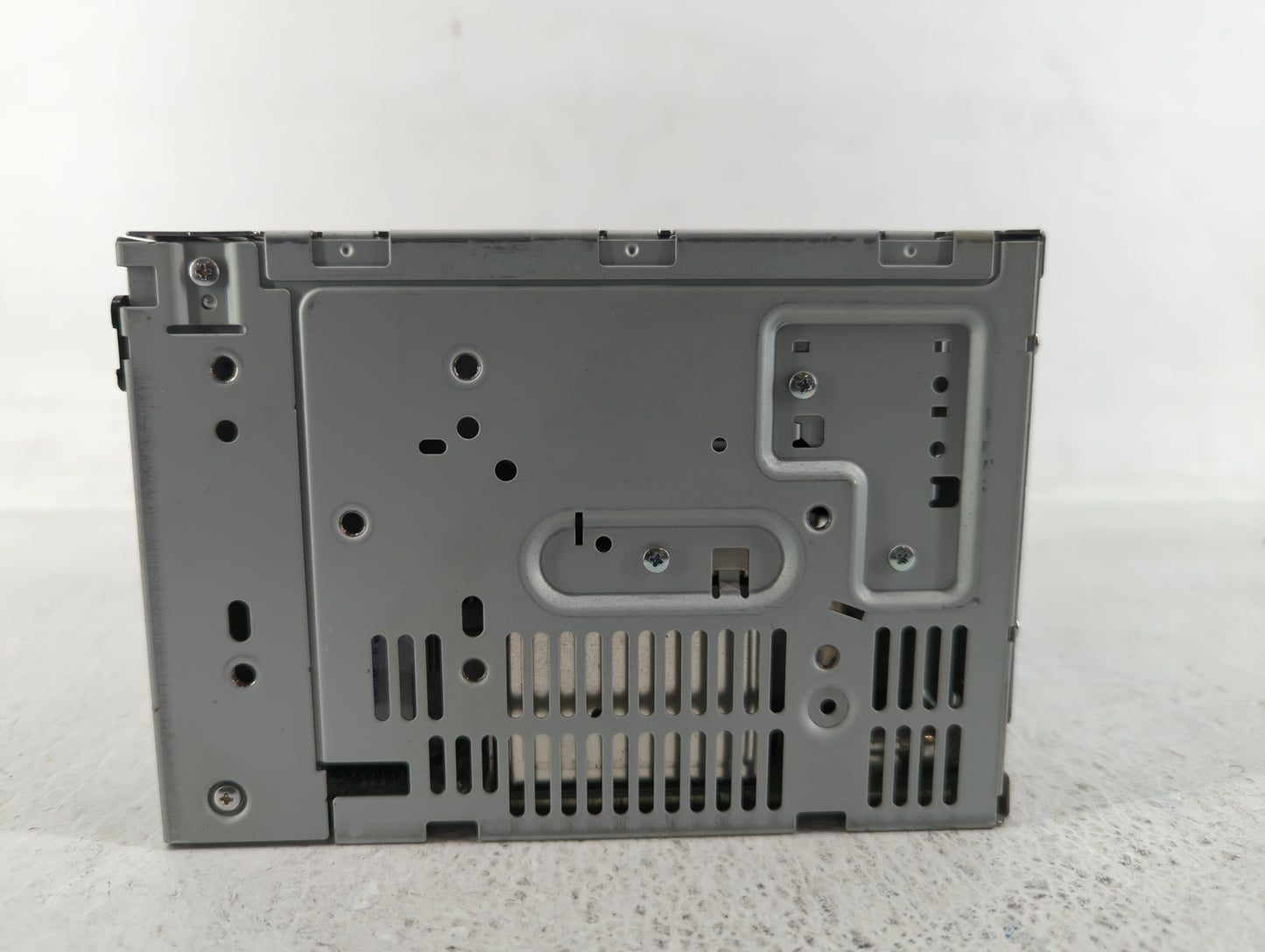 2010-2010 Ford Taurus Am Fm Cd Player Radio Receiver - Oemusedautoparts1.com