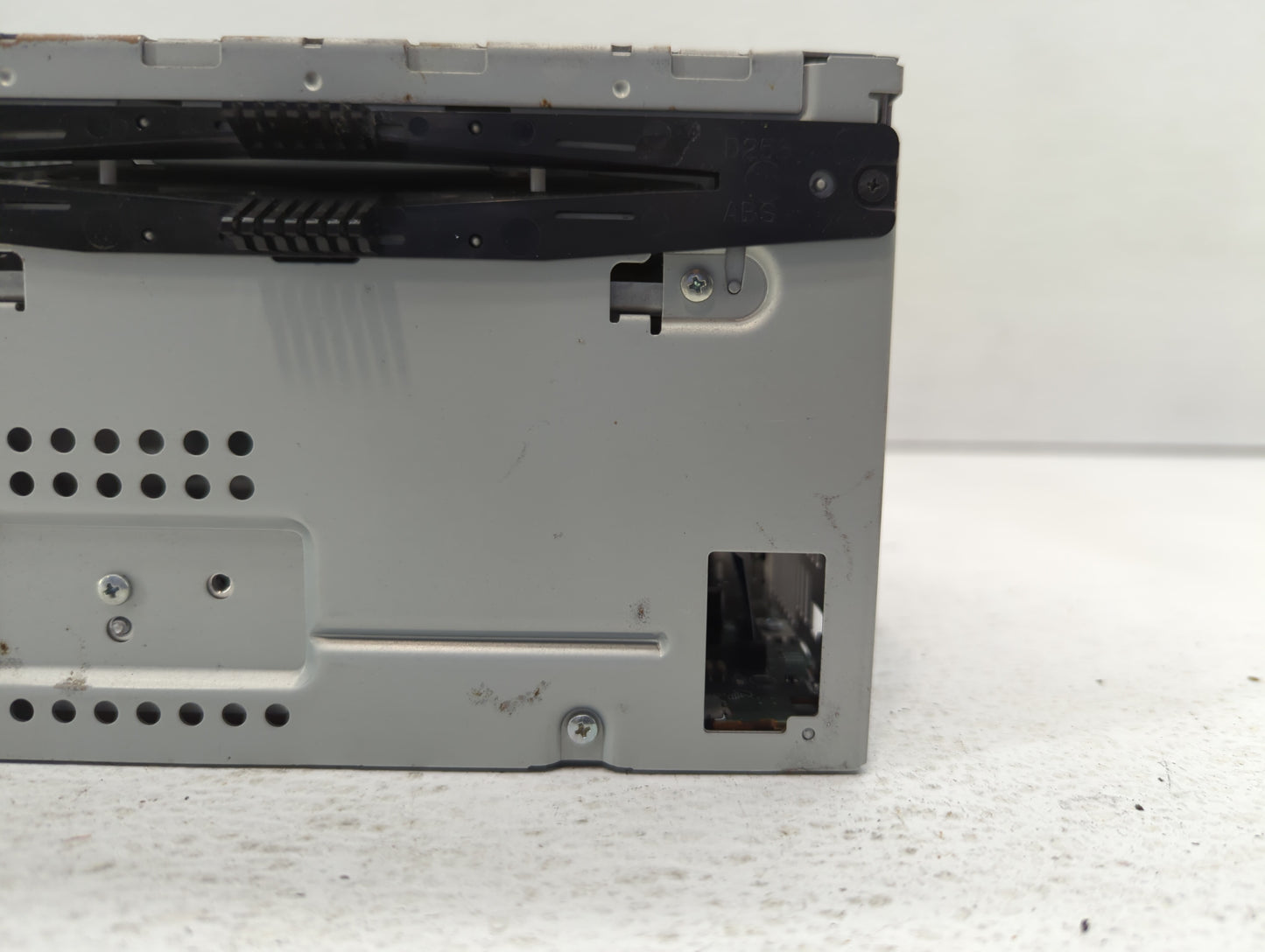 2010-2010 Ford Taurus Am Fm Cd Player Radio Receiver - Oemusedautoparts1.com