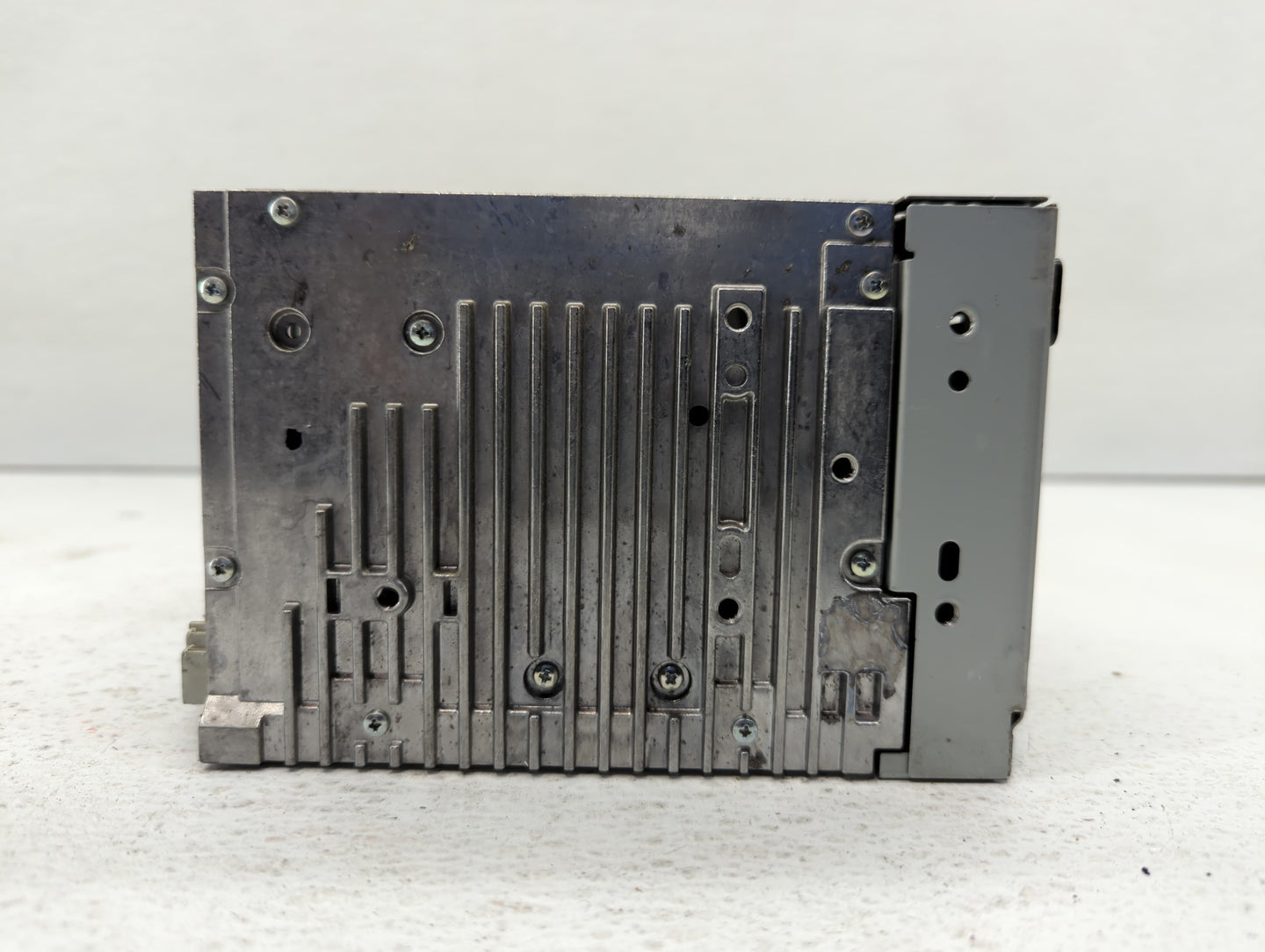 2010-2010 Ford Taurus Am Fm Cd Player Radio Receiver - Oemusedautoparts1.com