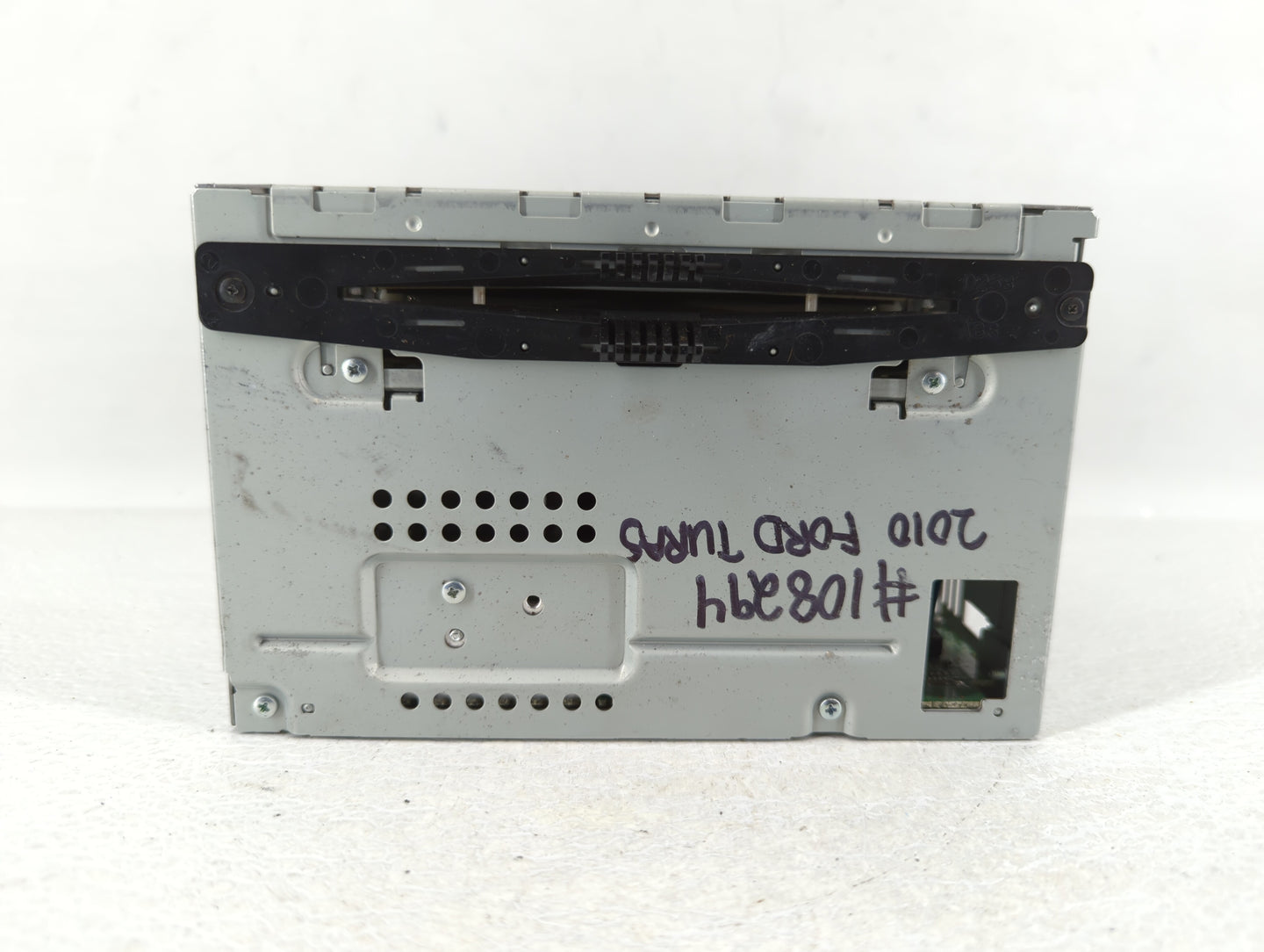 2010-2010 Ford Taurus Am Fm Cd Player Radio Receiver - Oemusedautoparts1.com
