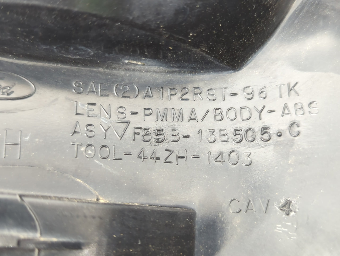 2010-2012 Ford Taurus Tail Light Assembly Driver Left OEM P/N:DG13-13B505-AR AG13-13405, AG13-13B505-A Fits Fits 2010 2011 2