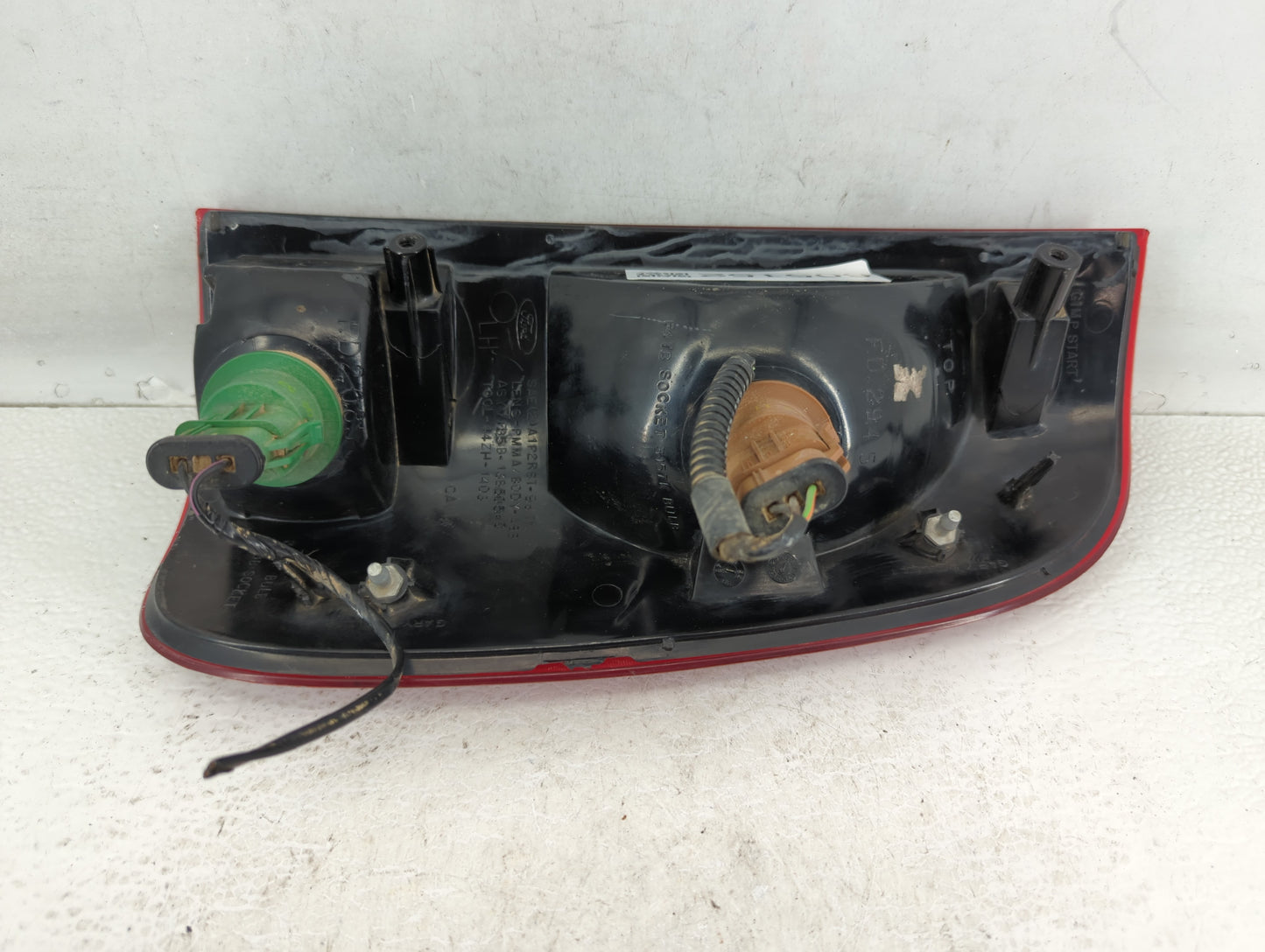 2010-2012 Ford Taurus Tail Light Assembly Driver Left OEM P/N:DG13-13B505-AR AG13-13405, AG13-13B505-A Fits Fits 2010 2011 2