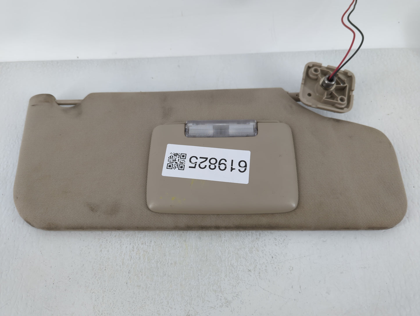 2010-2011 Ford Taurus Sun Visor Shade Replacement Passenger Right Mirror Fits Fits 2010 2011 OEM Used Auto Parts - Oemusedau