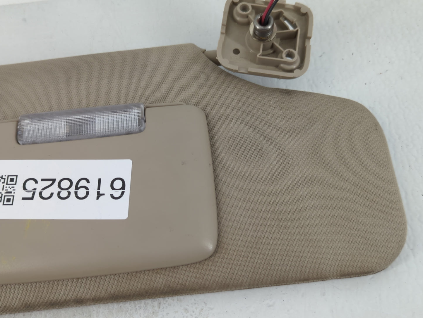 2010-2011 Ford Taurus Sun Visor Shade Replacement Passenger Right Mirror Fits Fits 2010 2011 OEM Used Auto Parts - Oemusedau