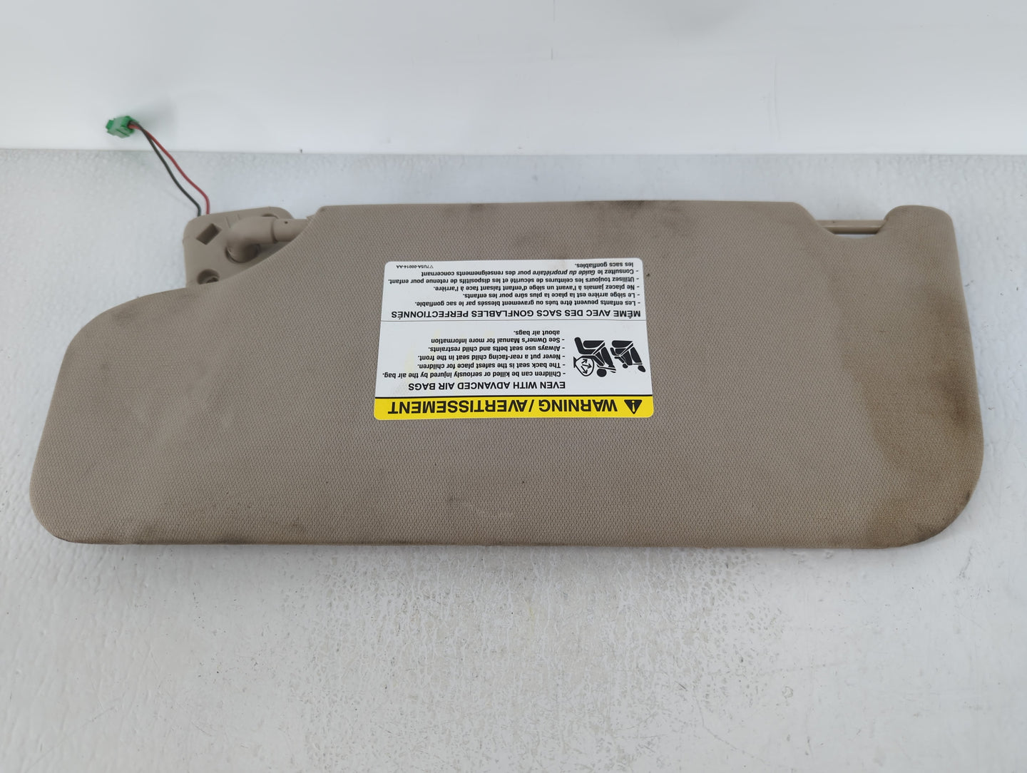 2010-2011 Ford Taurus Sun Visor Shade Replacement Passenger Right Mirror Fits Fits 2010 2011 OEM Used Auto Parts - Oemusedau