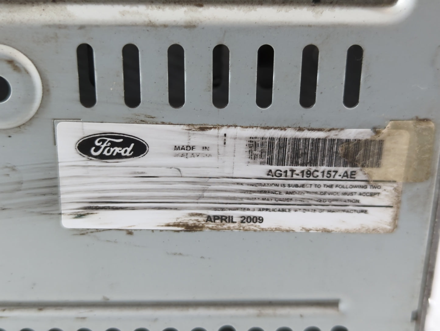 2010-2010 Ford Taurus Am Fm Cd Player Radio Receiver - Oemusedautoparts1.com