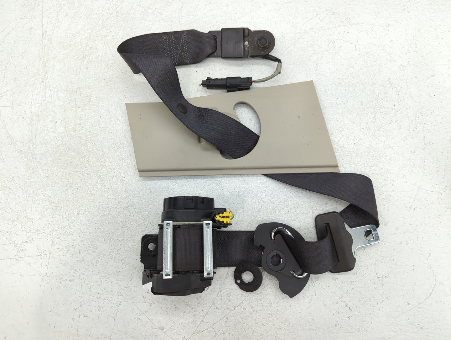 2010-2010 Ford Taurus Passenger Right Seat Belt Front Retractor - Oemusedautoparts1.com