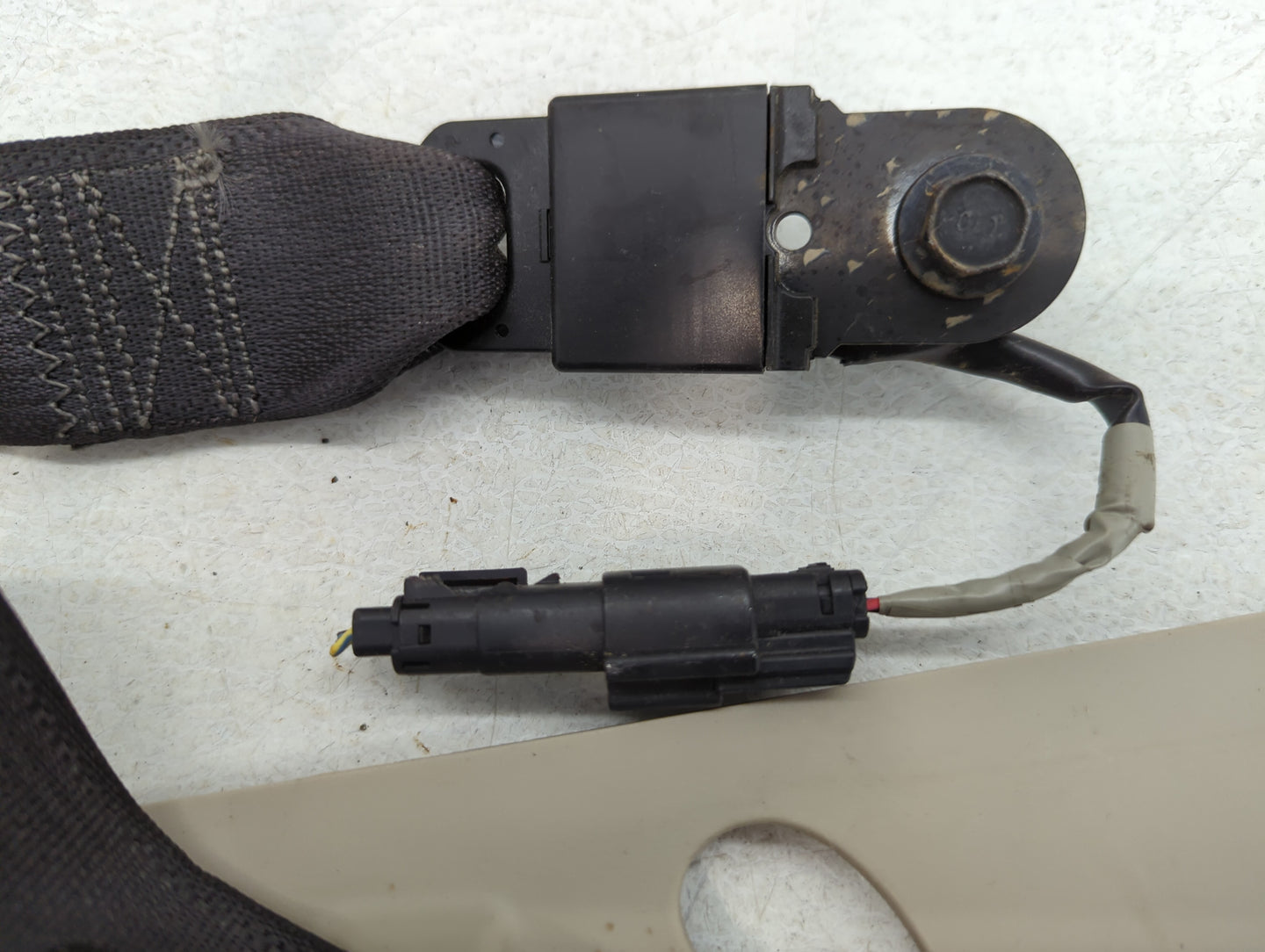 2010-2010 Ford Taurus Passenger Right Seat Belt Front Retractor - Oemusedautoparts1.com