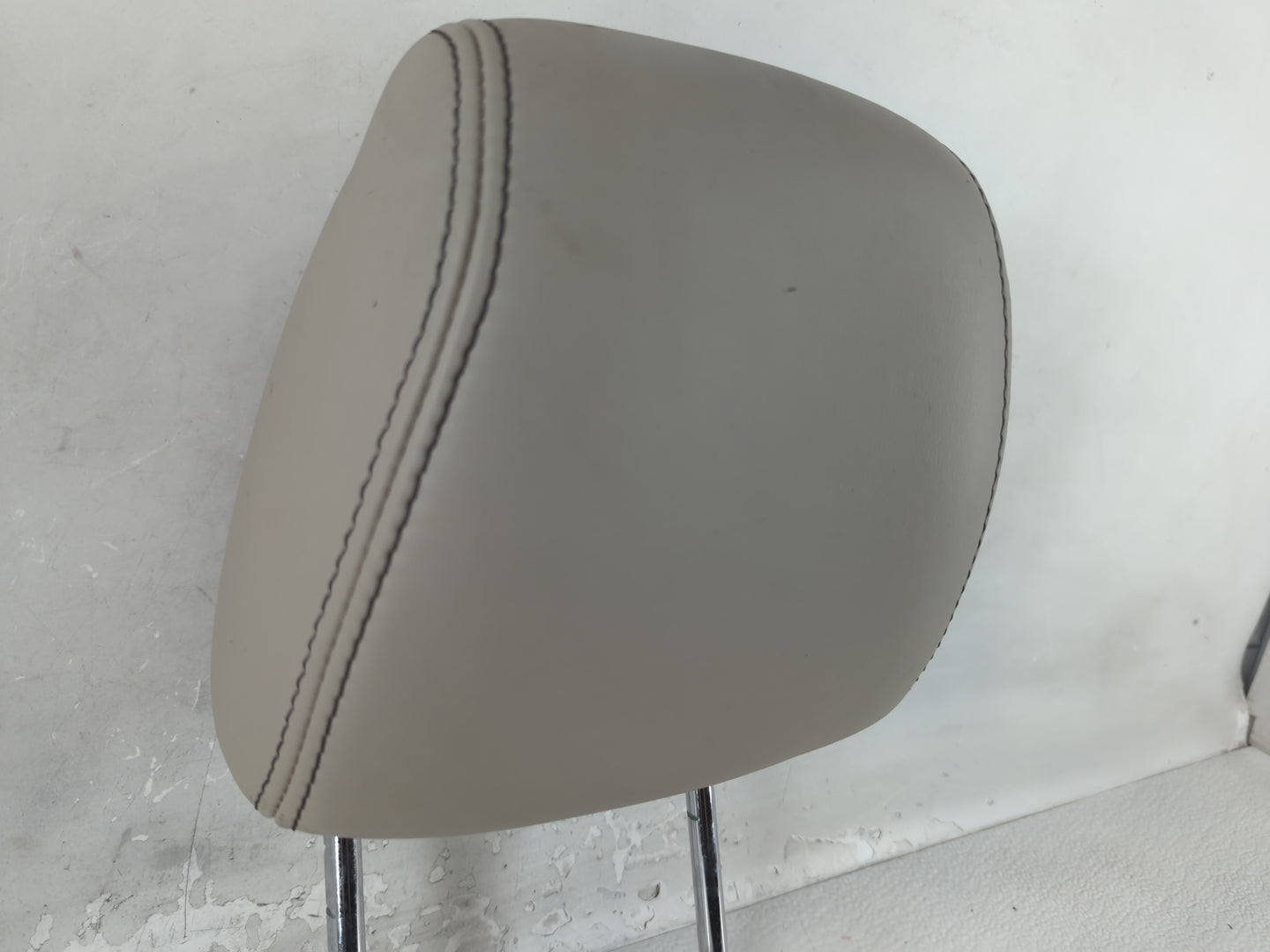 2010-2012 Ford Taurus Headrest Head Rest Front Driver Passenger Seat Fits Fits 2010 2011 2012 OEM Used Auto Parts - Oemuseda