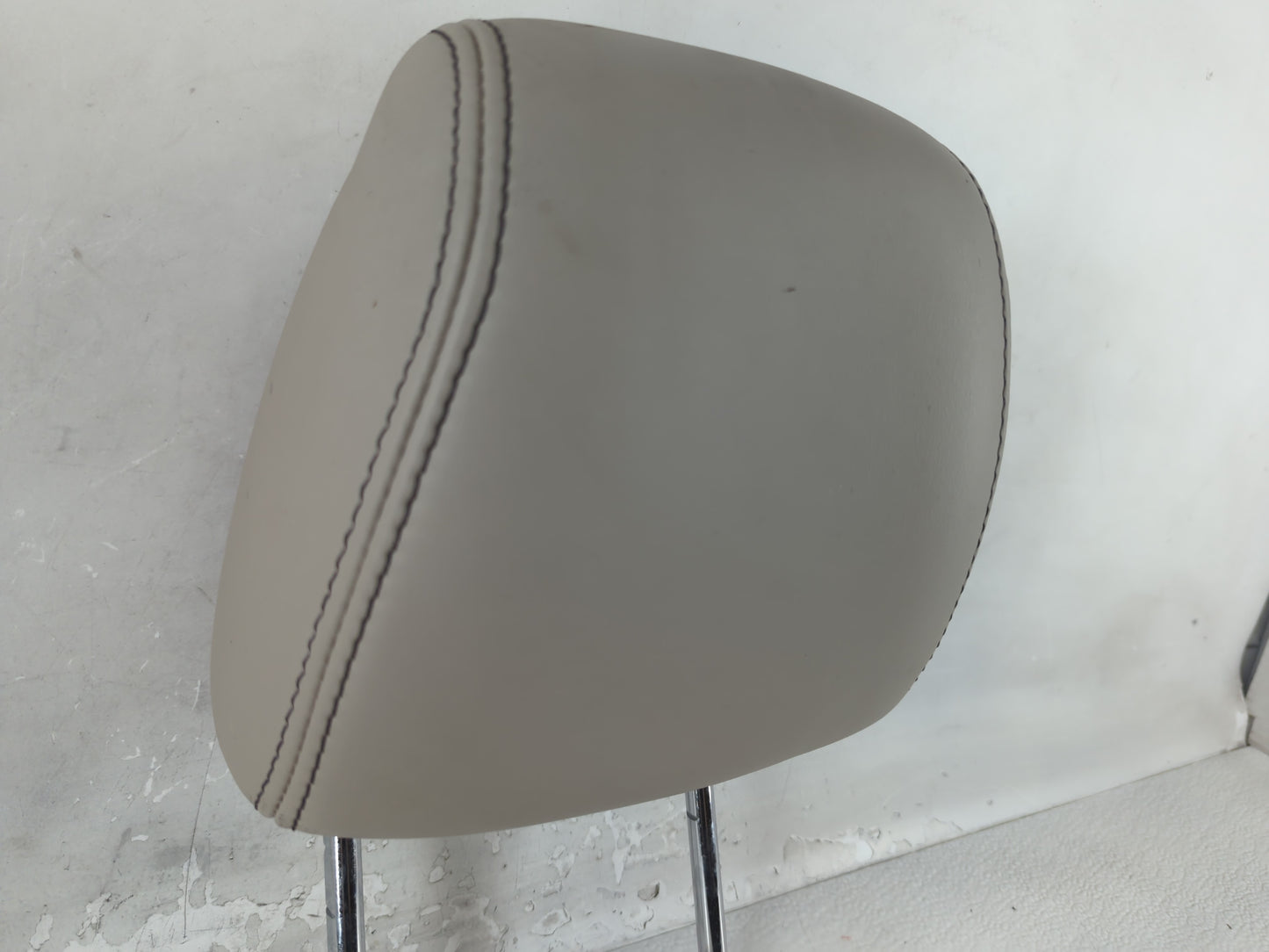 2010-2012 Ford Taurus Headrest Head Rest Front Driver Passenger Seat Fits Fits 2010 2011 2012 OEM Used Auto Parts - Oemuseda