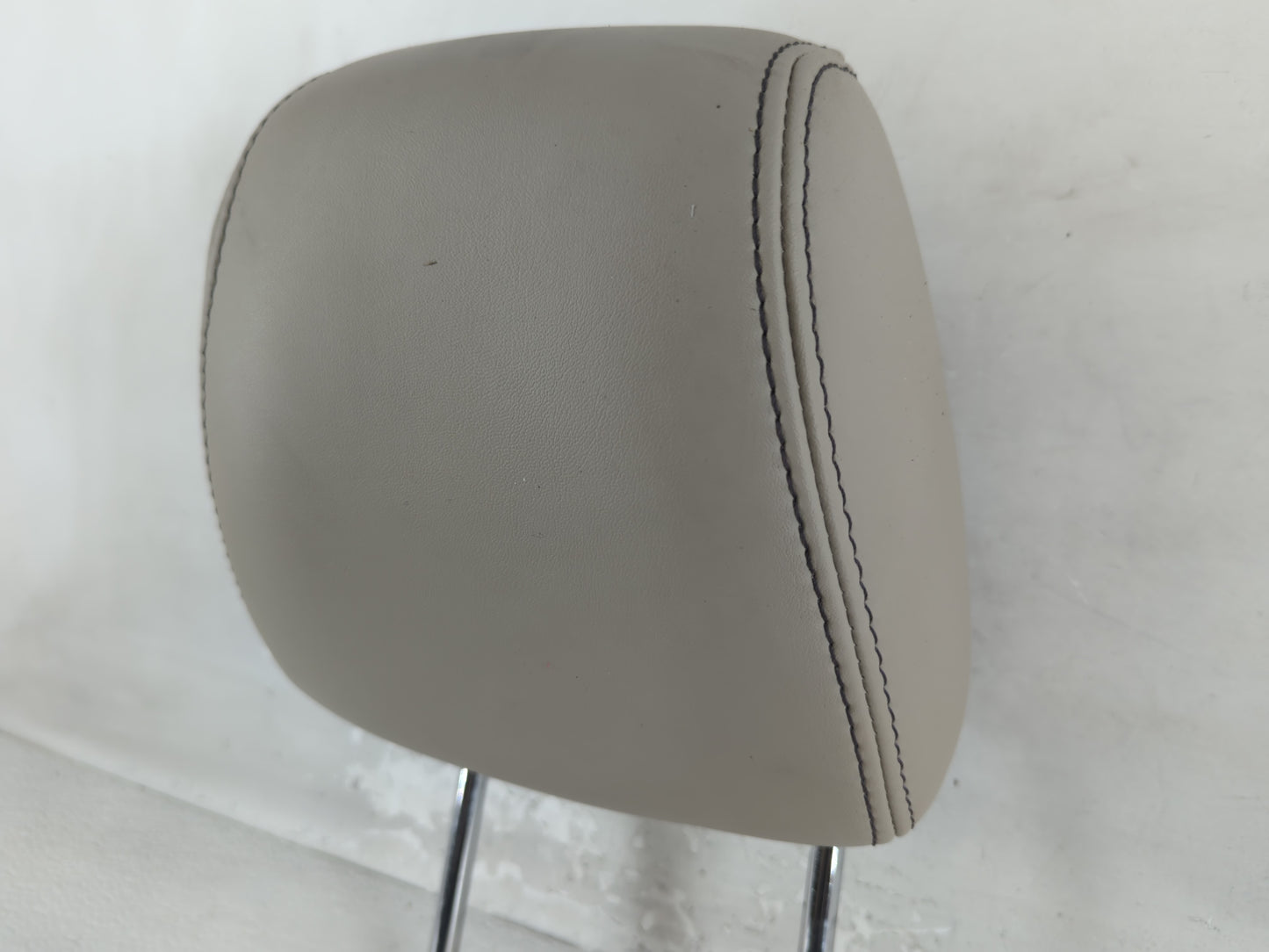 2010-2012 Ford Taurus Headrest Head Rest Front Driver Passenger Seat Fits Fits 2010 2011 2012 OEM Used Auto Parts - Oemuseda