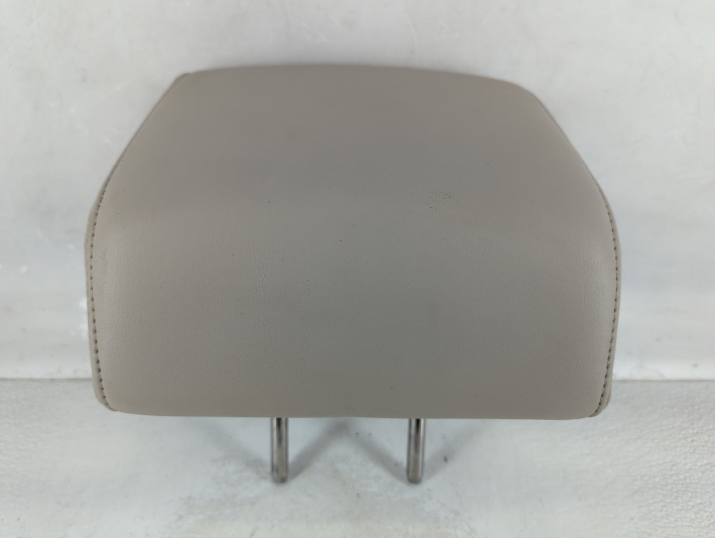 2010-2012 Ford Taurus Headrest Head Rest Rear Center Seat Fits Fits 2010 2011 2012 OEM Used Auto Parts - Oemusedautoparts1.c