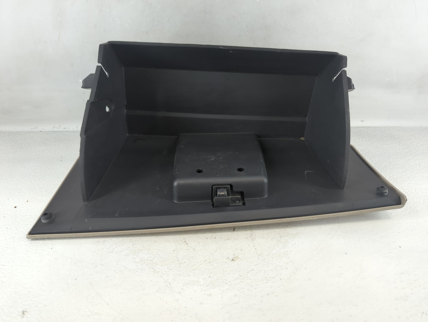 2010 Ford Taurus Passenger Glove Box Door Storage Compartment - Oemusedautoparts1.com